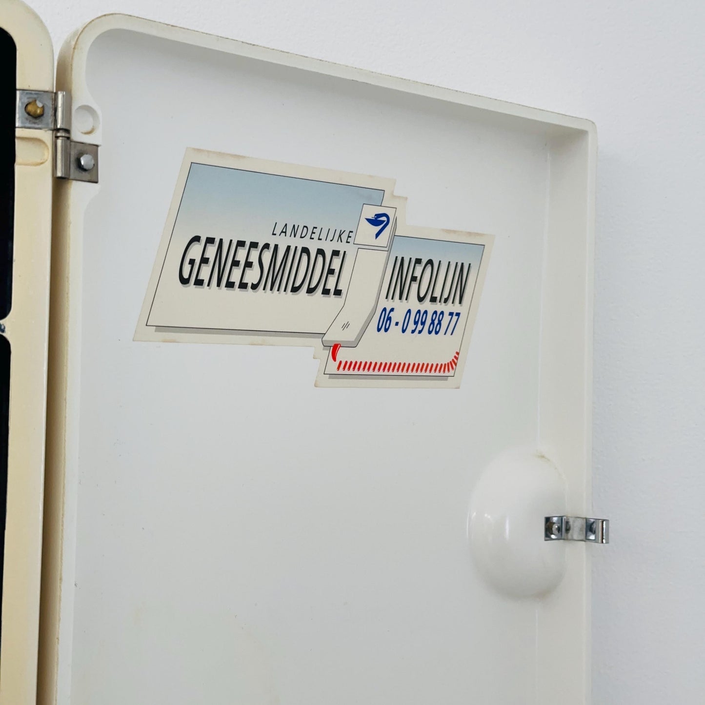 Mid century ‘Spluga’ Bathroom Cabinet by Prodotti CM Torino, 1970s | white black Cabinet | Italian Pharmacy Cabinet Italy