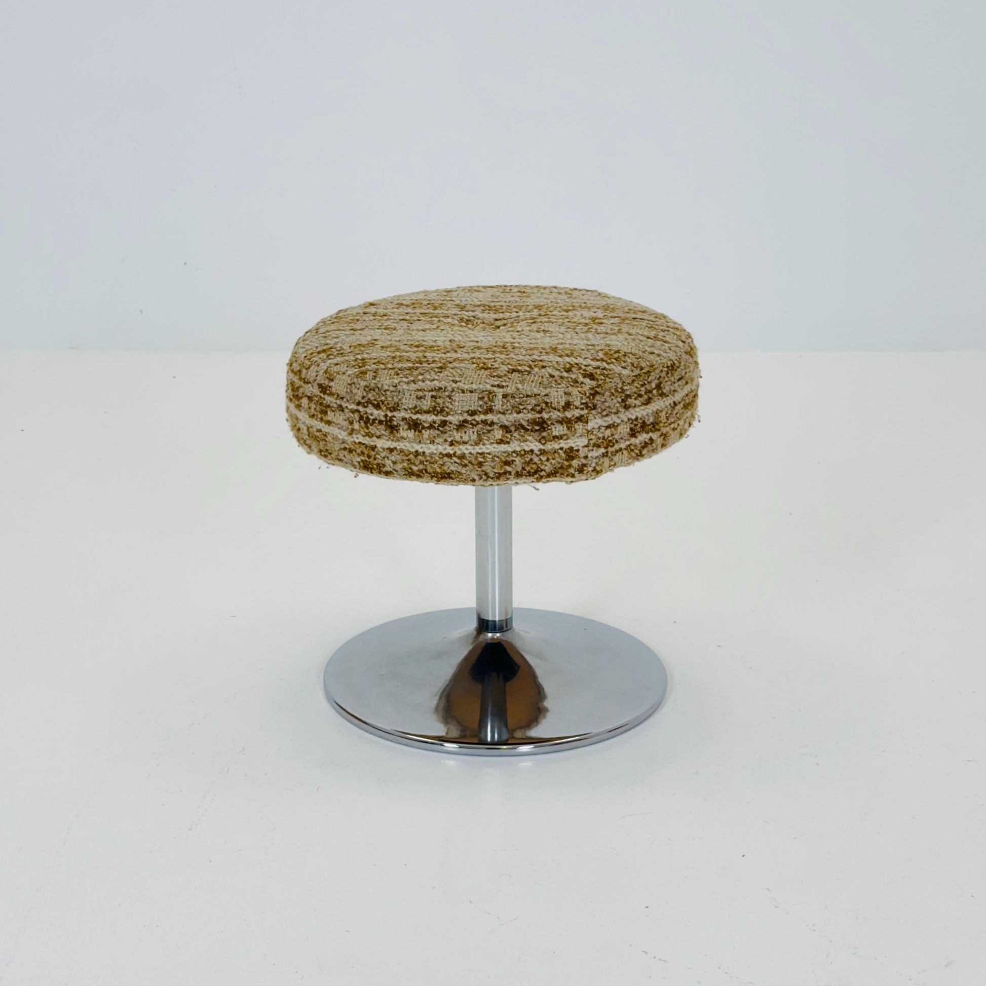 Round German vintage Tuilp stool made of chrome with fabric seat, 1970s Spaceage Germany