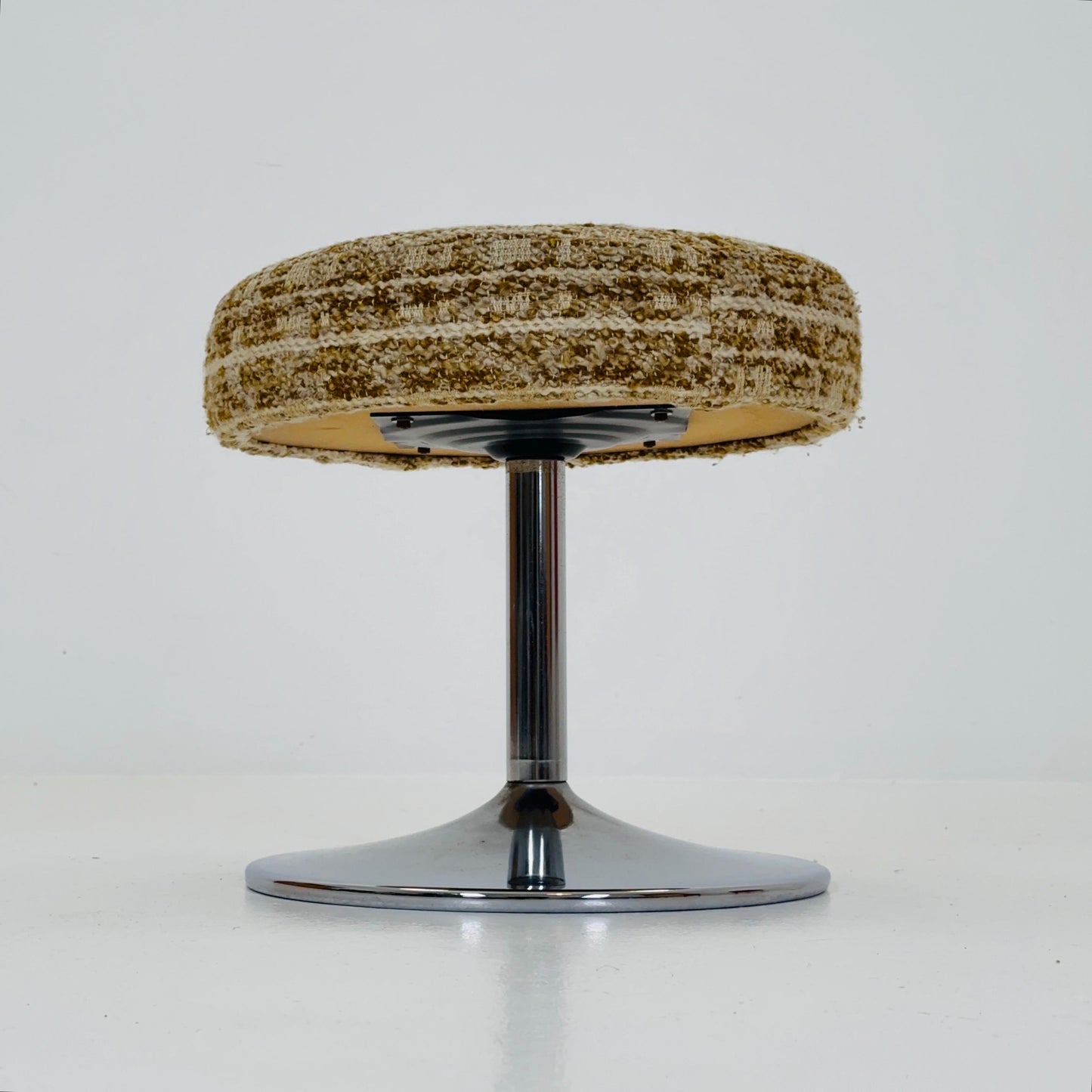 Round German vintage Tuilp stool made of chrome with fabric seat, 1970s Spaceage Germany