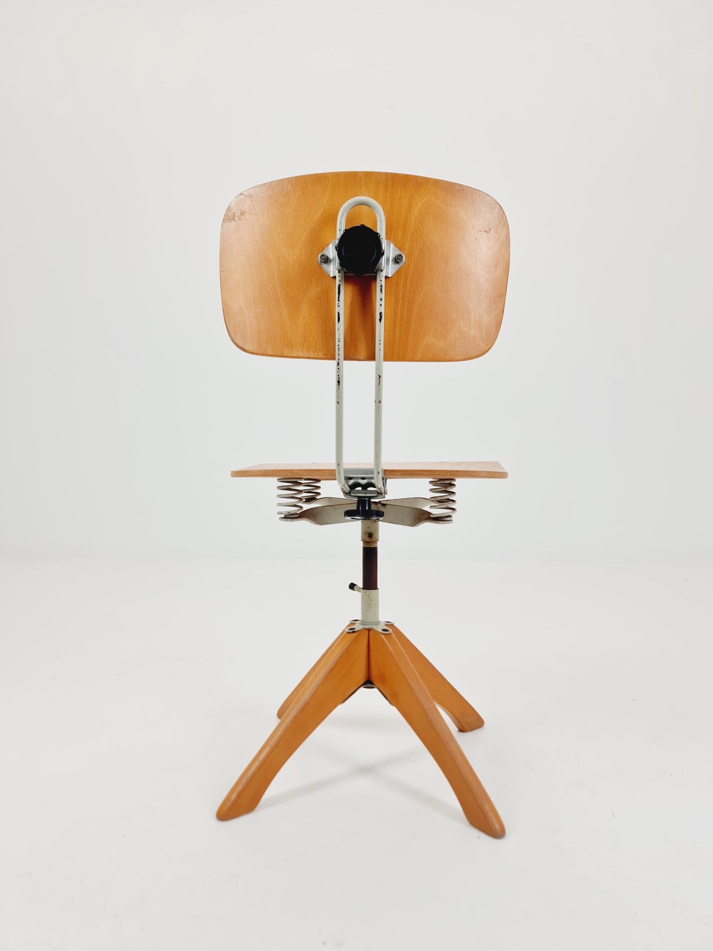 Bauhaus swivel office chair in solid wood By Margarete Klöber for Polster Gleich 1930s