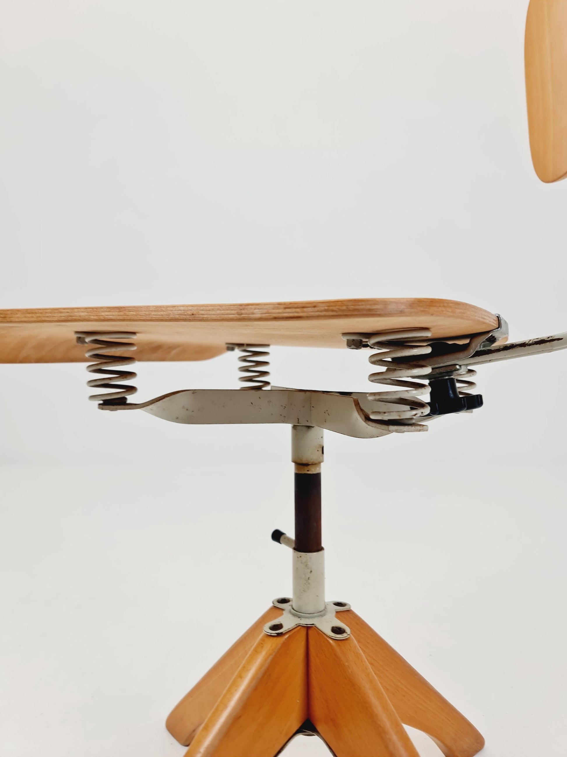 Bauhaus swivel office chair in solid wood By Margarete Klöber for Polster Gleich 1930s