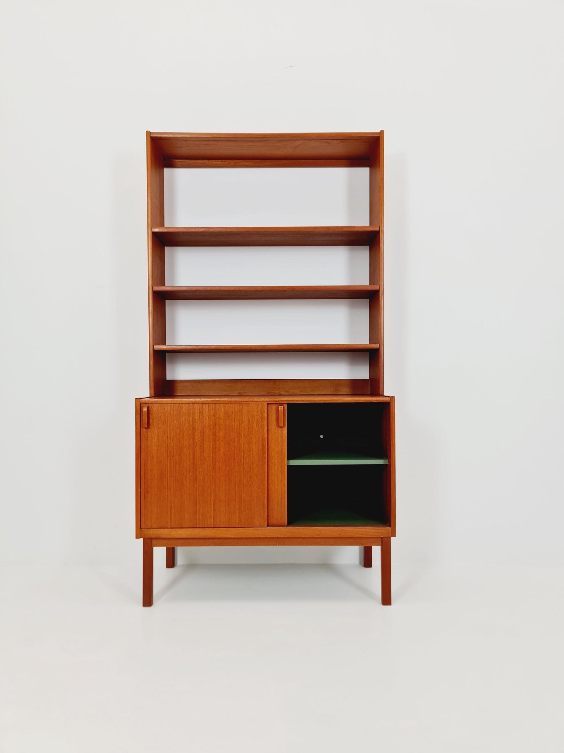 Swedish vintage chest of drawers/ book case teak by Fridhagen for Bodafors, 1960s