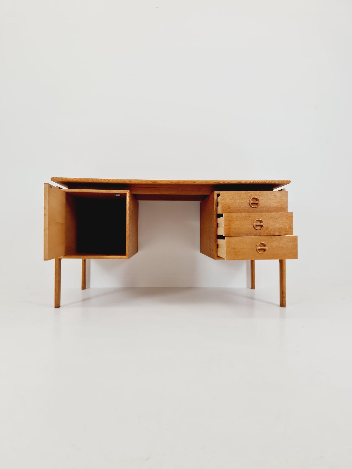 Danish vintage Oak by Arne Vodder for GV Møbler, Denmark, 1960s