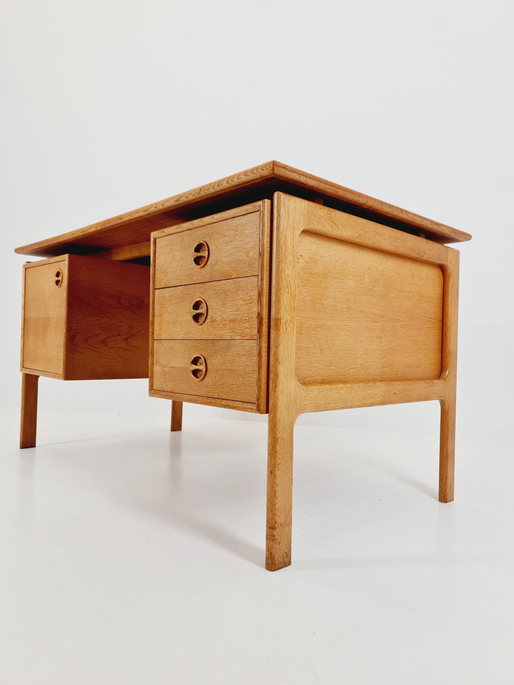 Danish vintage Oak by Arne Vodder for GV Møbler, Denmark, 1960s