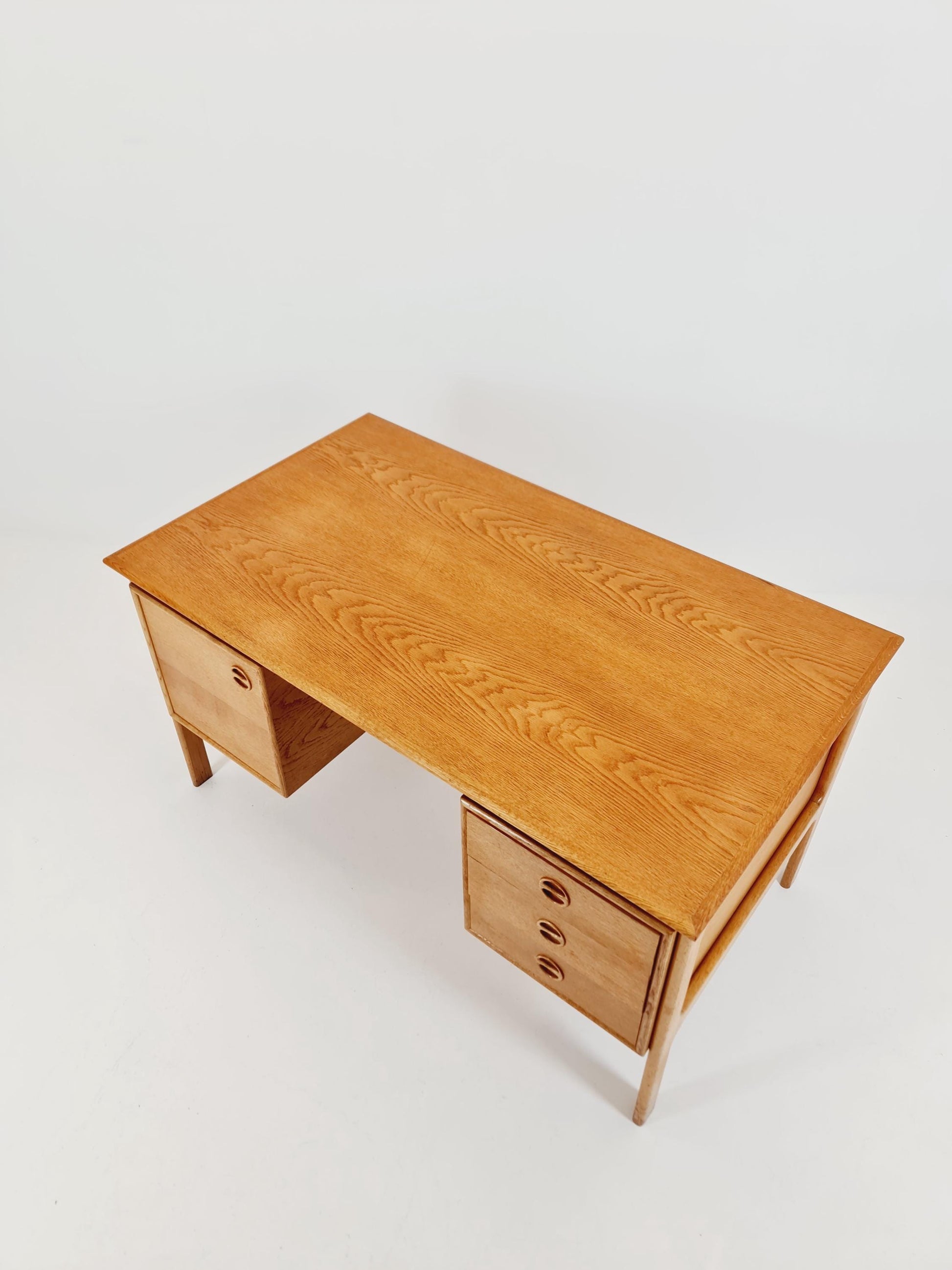 Danish vintage Oak by Arne Vodder for GV Møbler, Denmark, 1960s