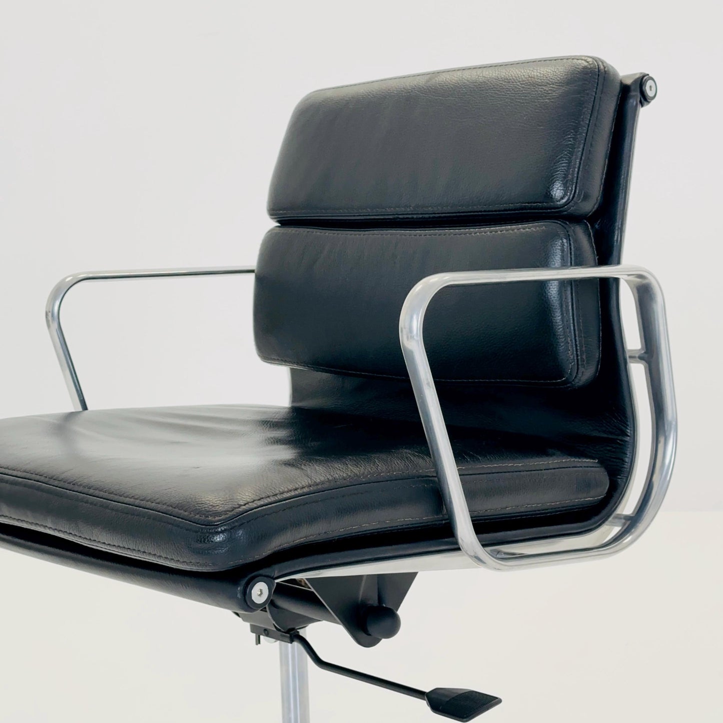 Mid-Century design style Executive Desk Chair – Swivel Office – Black Faux Leather & Chrome – Italy 2000s