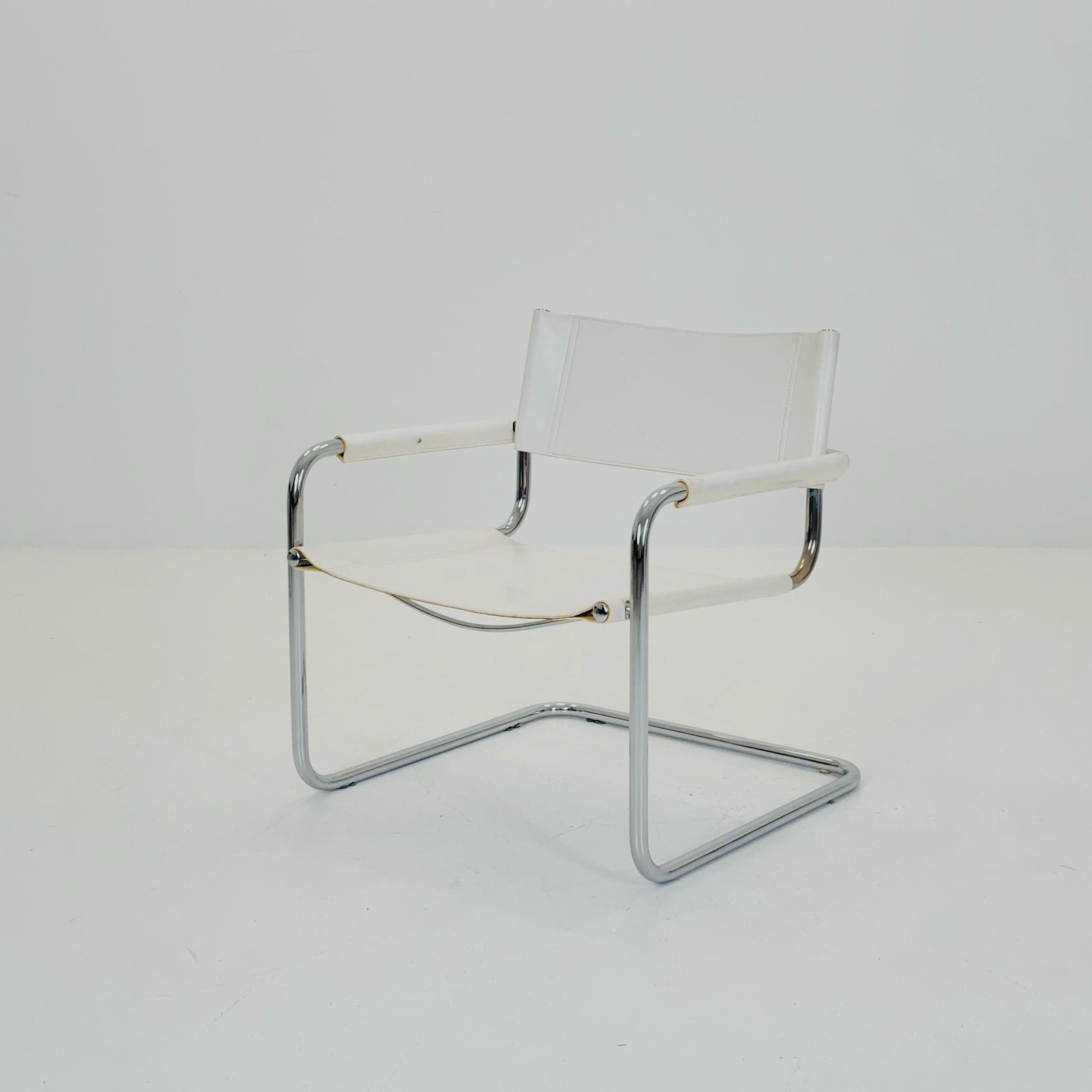 Mid-Century Bauhaus Cantilever Large Lounge Chair — white leather 1980s Italy 1980s