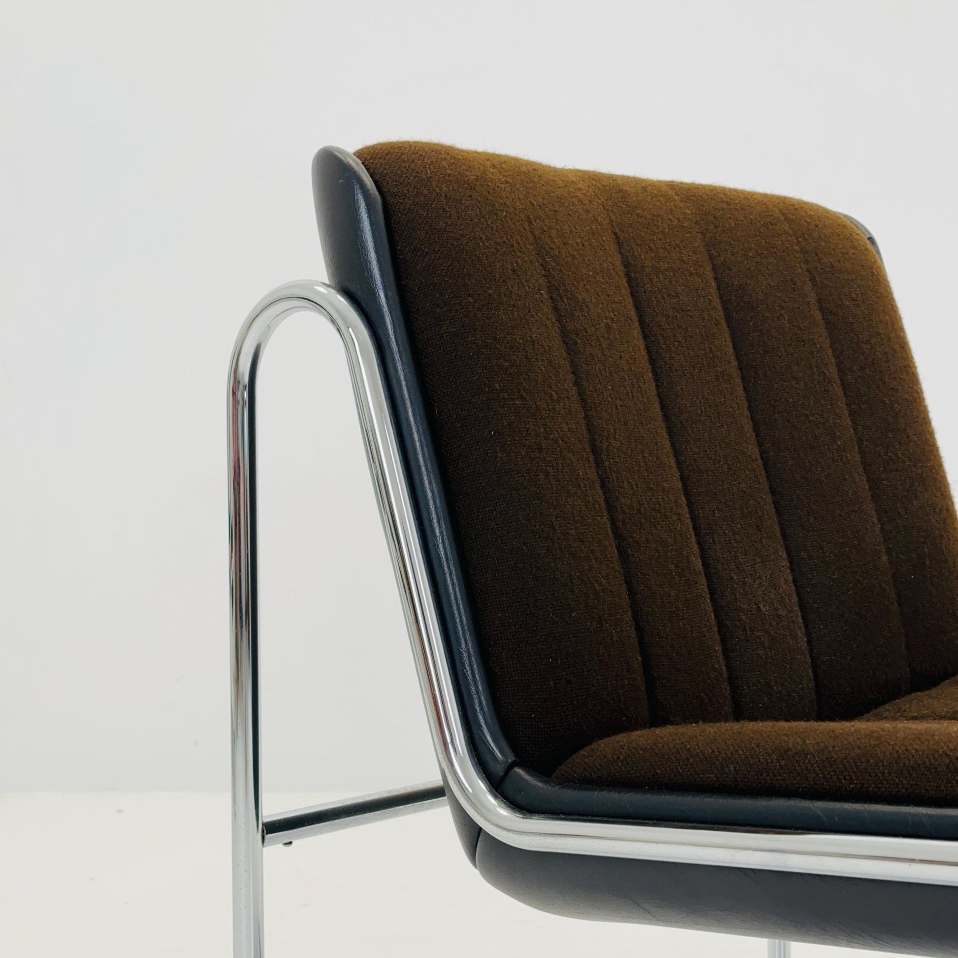 1 of 4 Iconic Mid-Century Modern “Sling” Lounge Chair by Peter Hoyte for Habitat, Italy 1980s