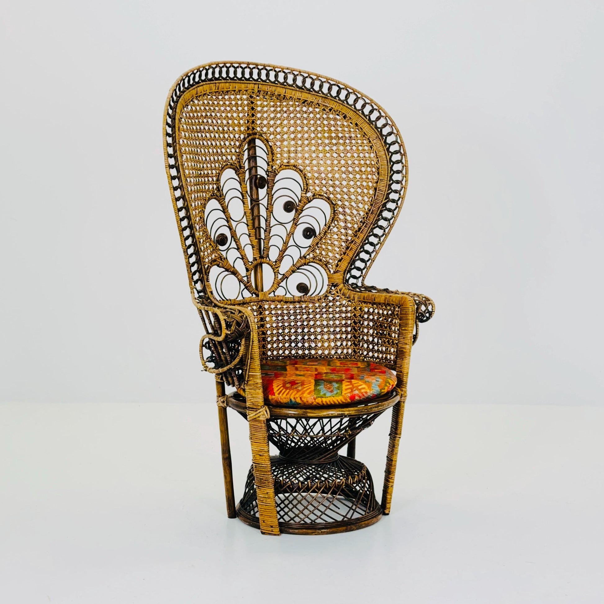 Mid century Classic Wicker Emmanuelle Peacock Chair 1960/70s