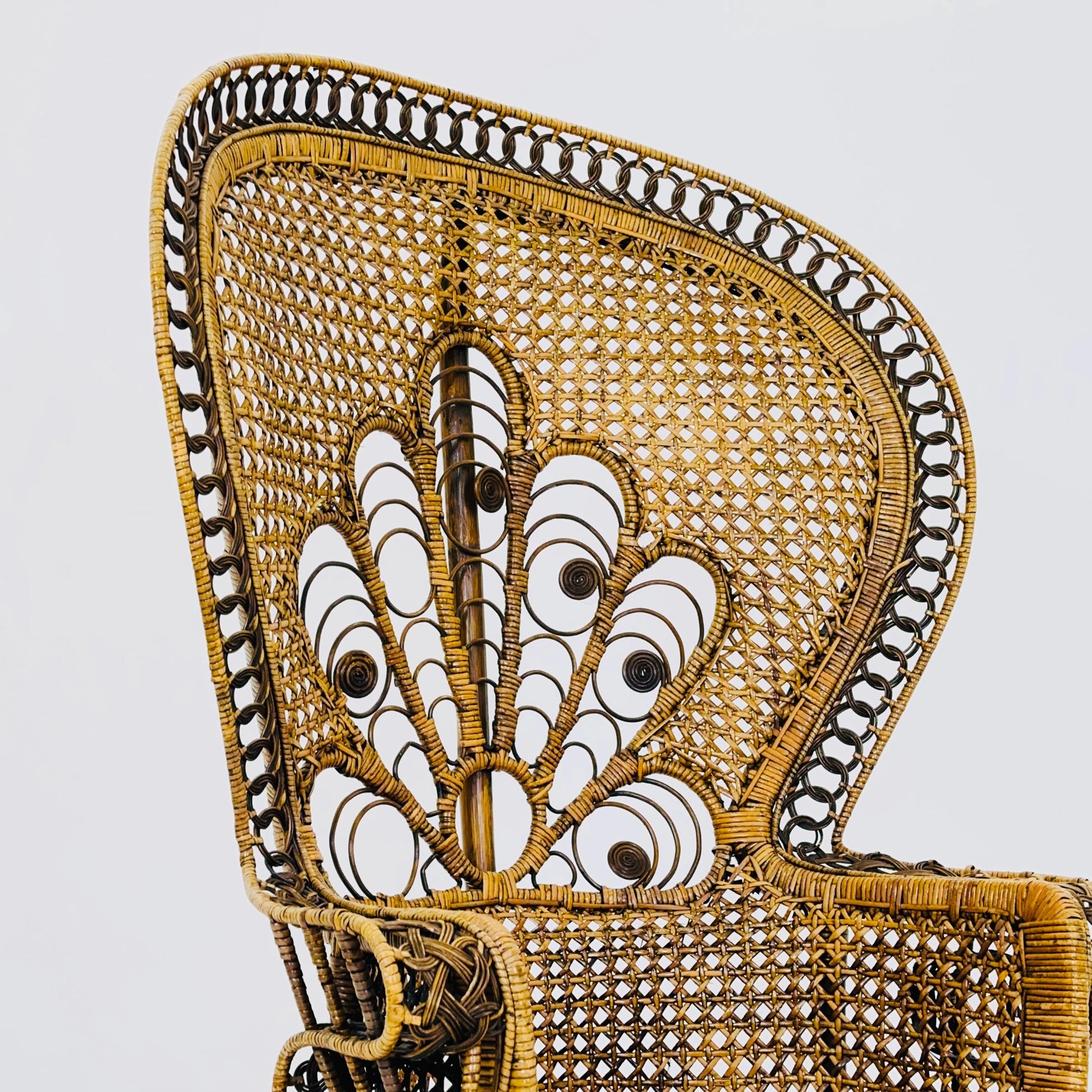 Mid century Classic Wicker Emmanuelle Peacock Chair 1960/70s