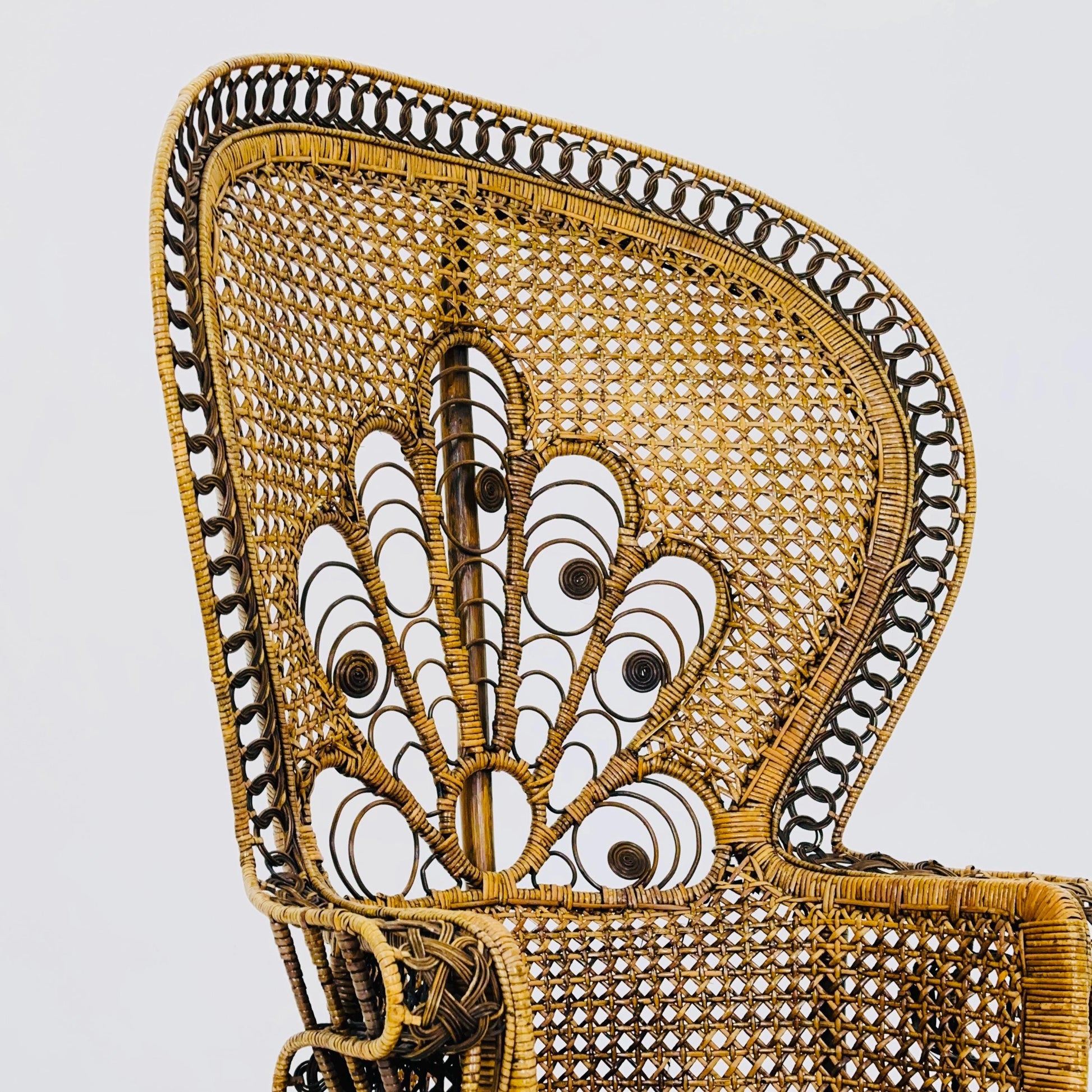 Mid century Classic Wicker Emmanuelle Peacock Chair 1960/70s