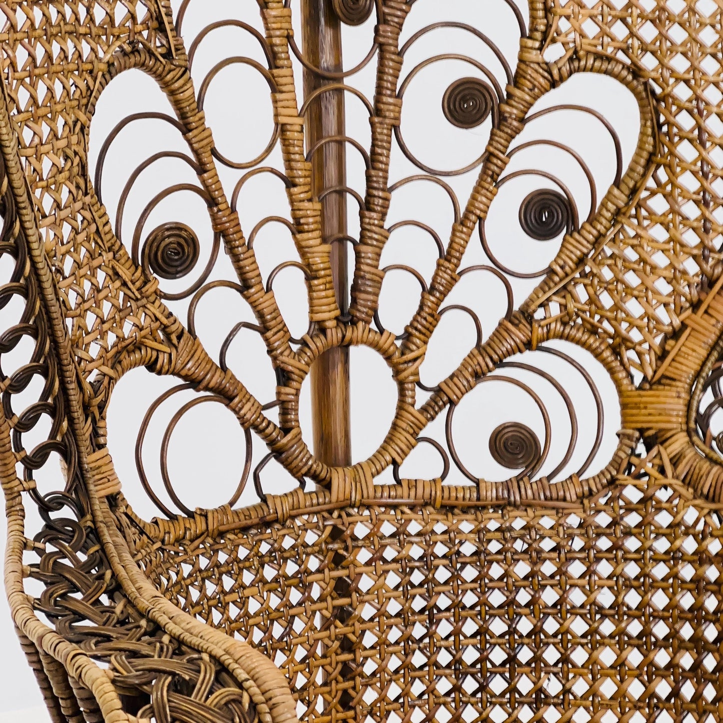 Mid century Classic Wicker Emmanuelle Peacock Chair 1960/70s