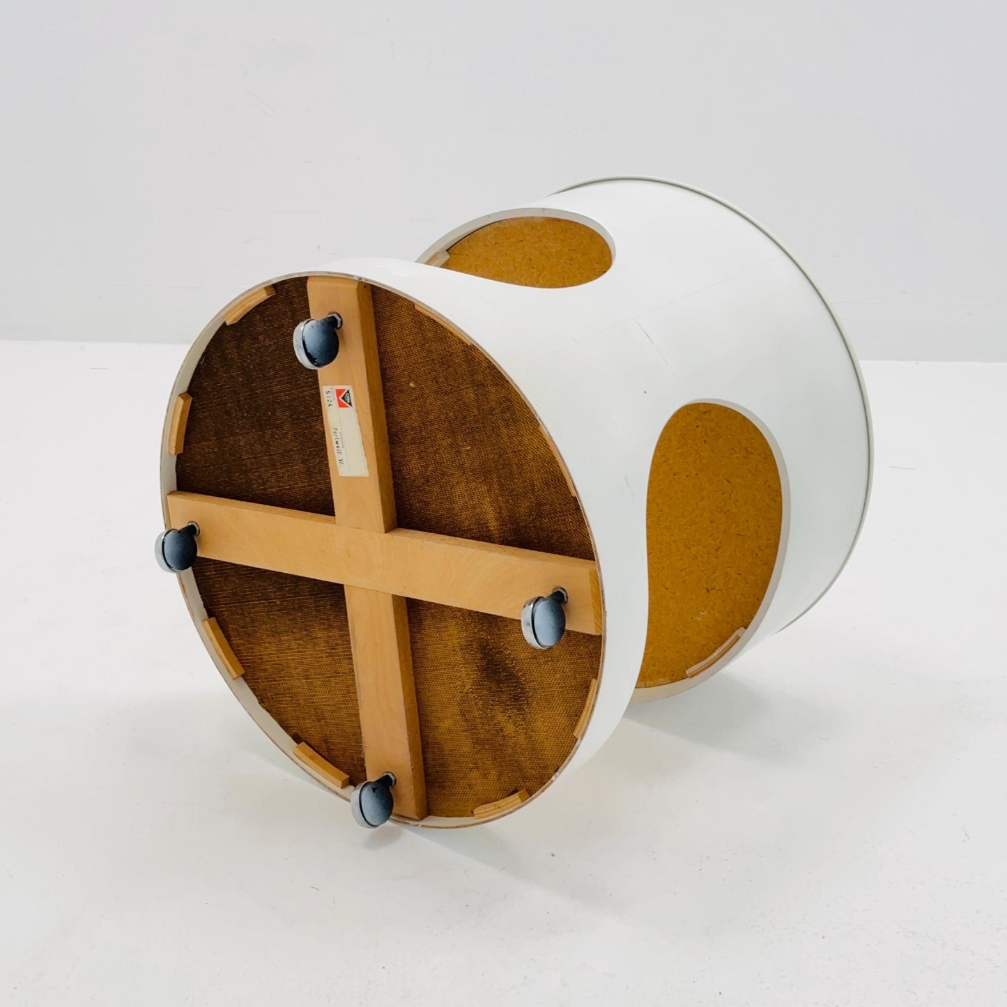 Space Age Luna Side Table 5124 by Opal Möbel, Germany 1970s – Vintage White Rolling Table, Mid-Century Modern