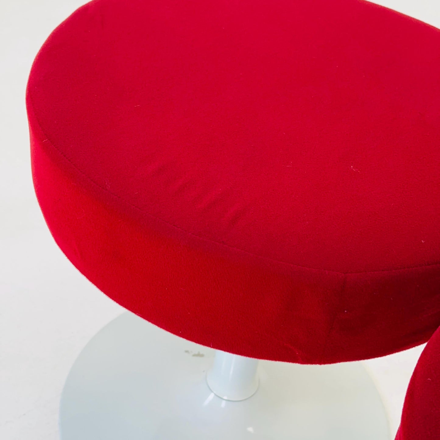 Mid-Century Tulip Stool – Red Space Age Design, 1970s Germany (1 of 2)