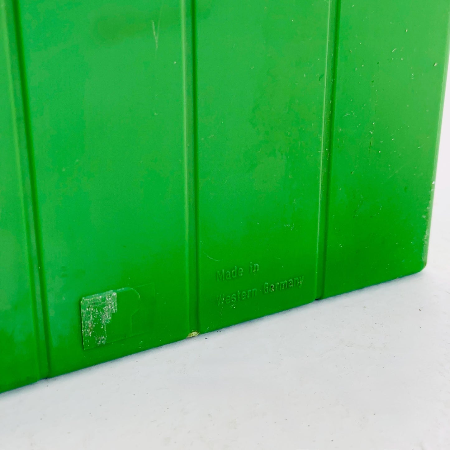 Mid-Century Green retro vinyl storage holder, modular record holder, vintage space age brands from the 70s west Germany