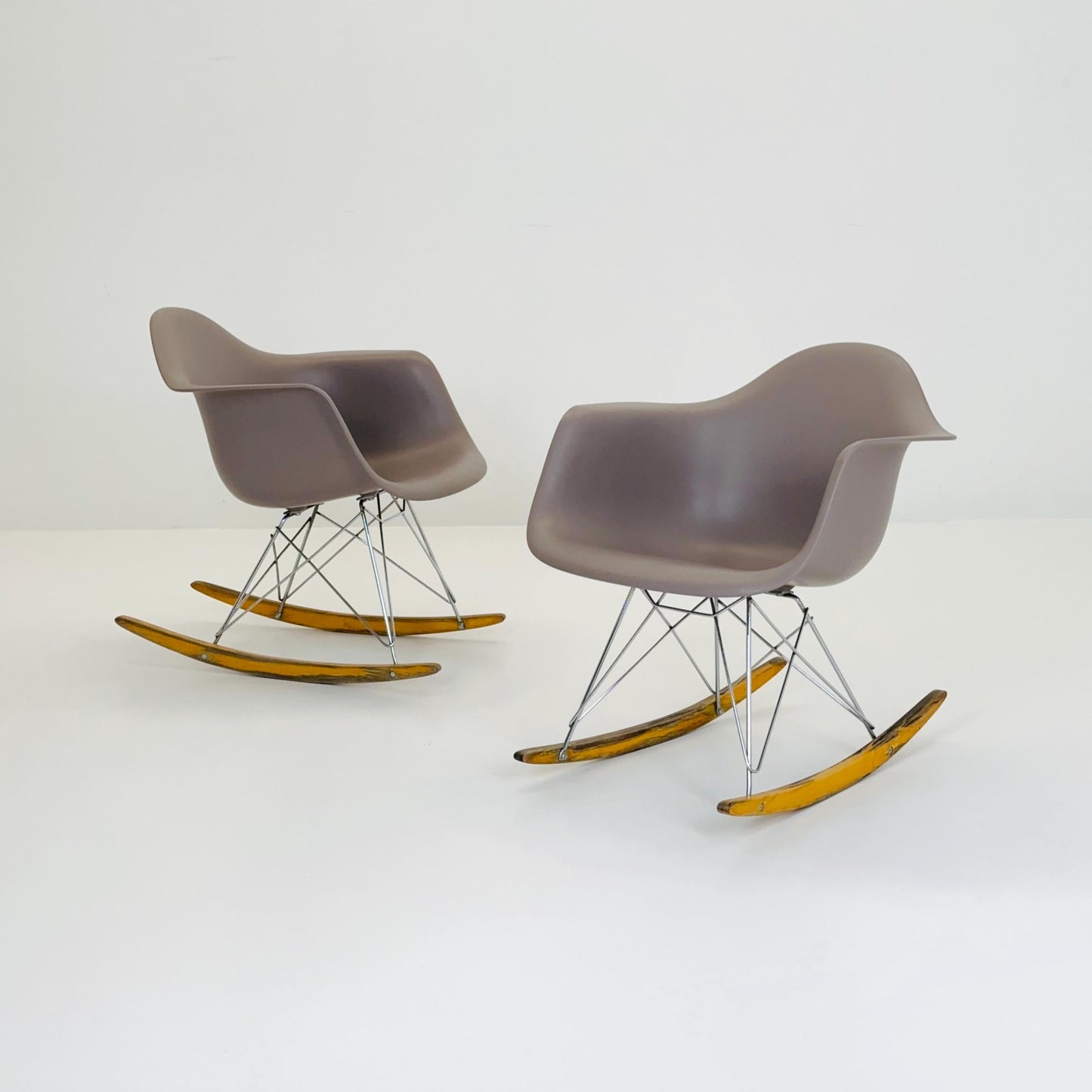 1 of 2 Mcm Designer Eames RAR Rocking Chair by Charles & Ray Eames – Vitra Germany, 2000s