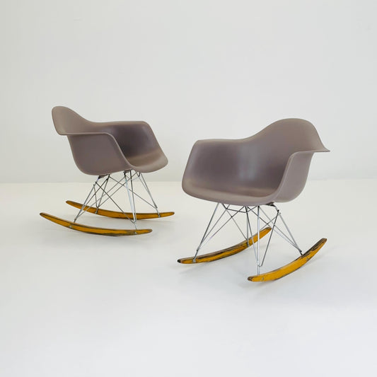 1 of 2 Mcm Designer Eames RAR Rocking Chair by Charles & Ray Eames – Vitra Germany, 2000s