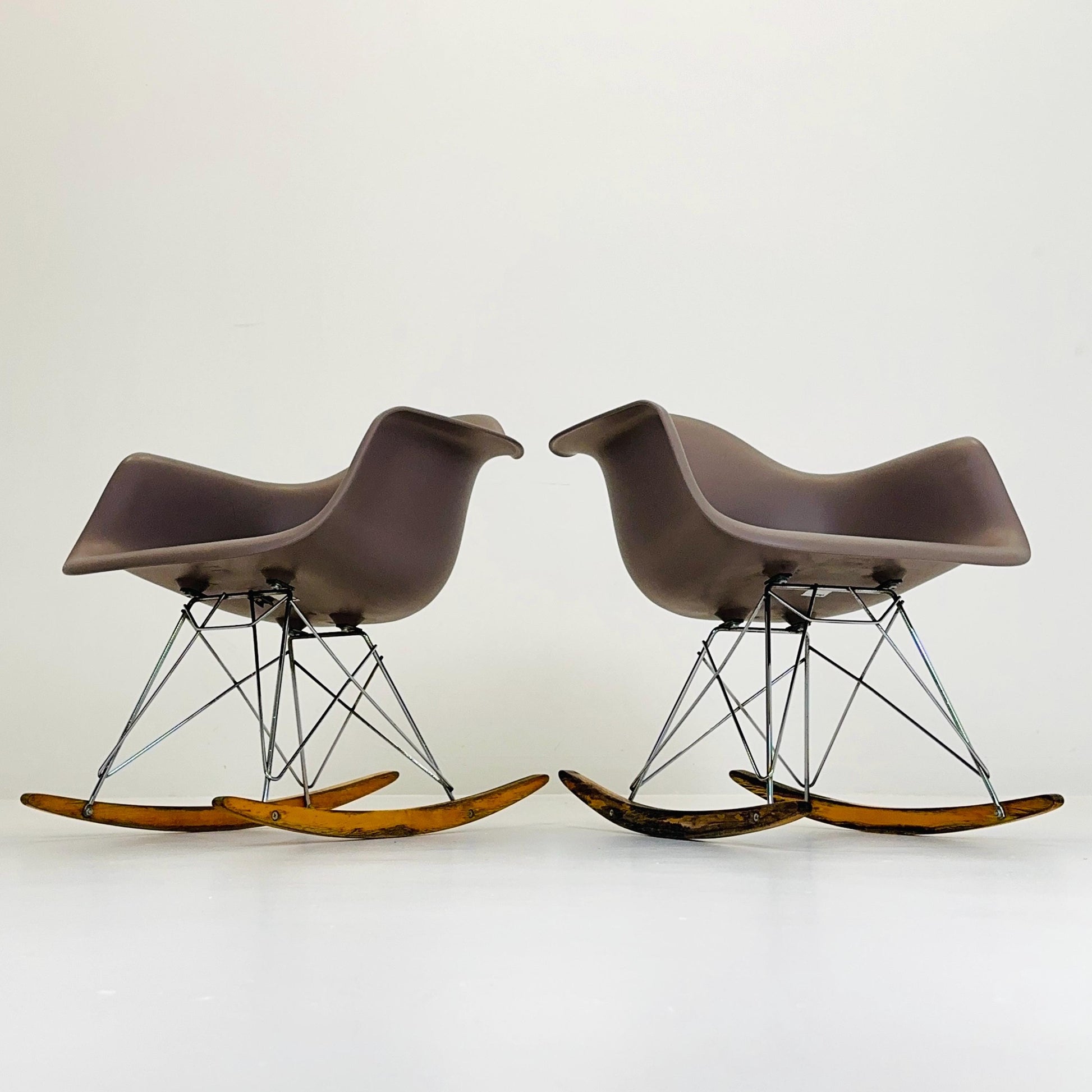 1 of 2 Mcm Designer Eames RAR Rocking Chair by Charles & Ray Eames – Vitra Germany, 2000s