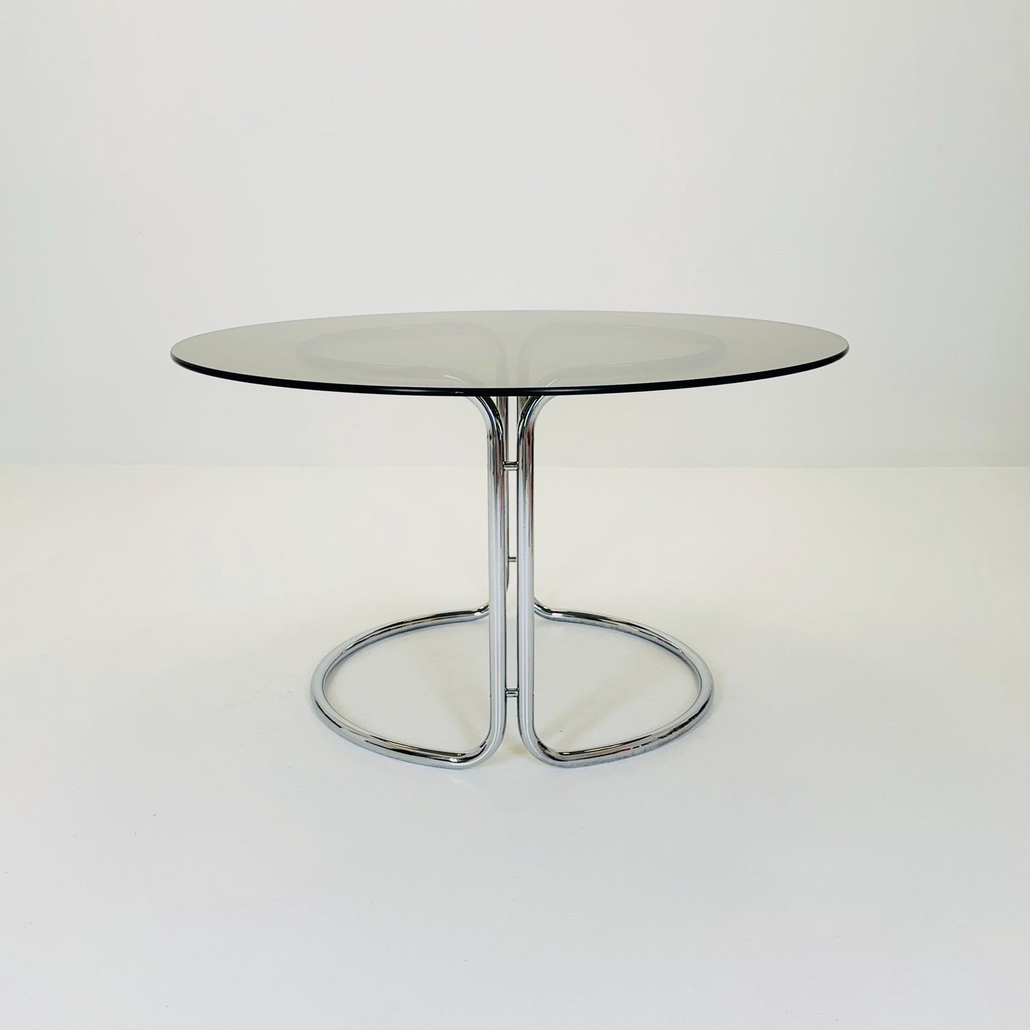 Mid-Century Modern Italian Dining Table by Giotto Stoppino, 1980s – Smoked Glass Top & Chrome Base