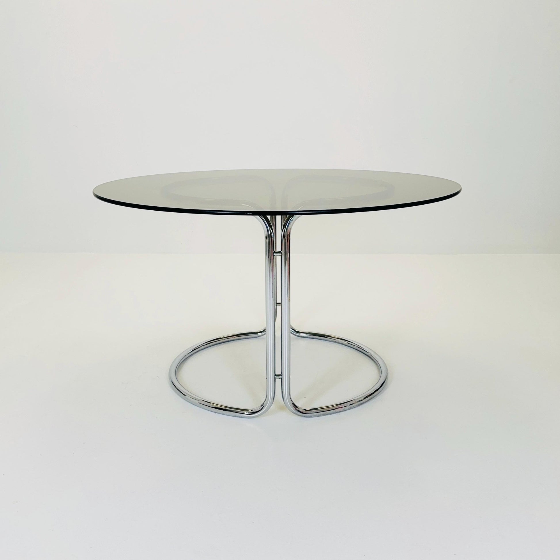 Mid-Century Modern Italian Dining Table by Giotto Stoppino, 1980s – Smoked Glass Top & Chrome Base