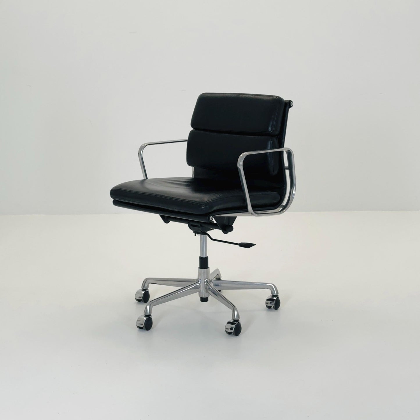 Mid-Century design style Executive Desk Chair – Swivel Office – Black Faux Leather & Chrome – Italy 2000s
