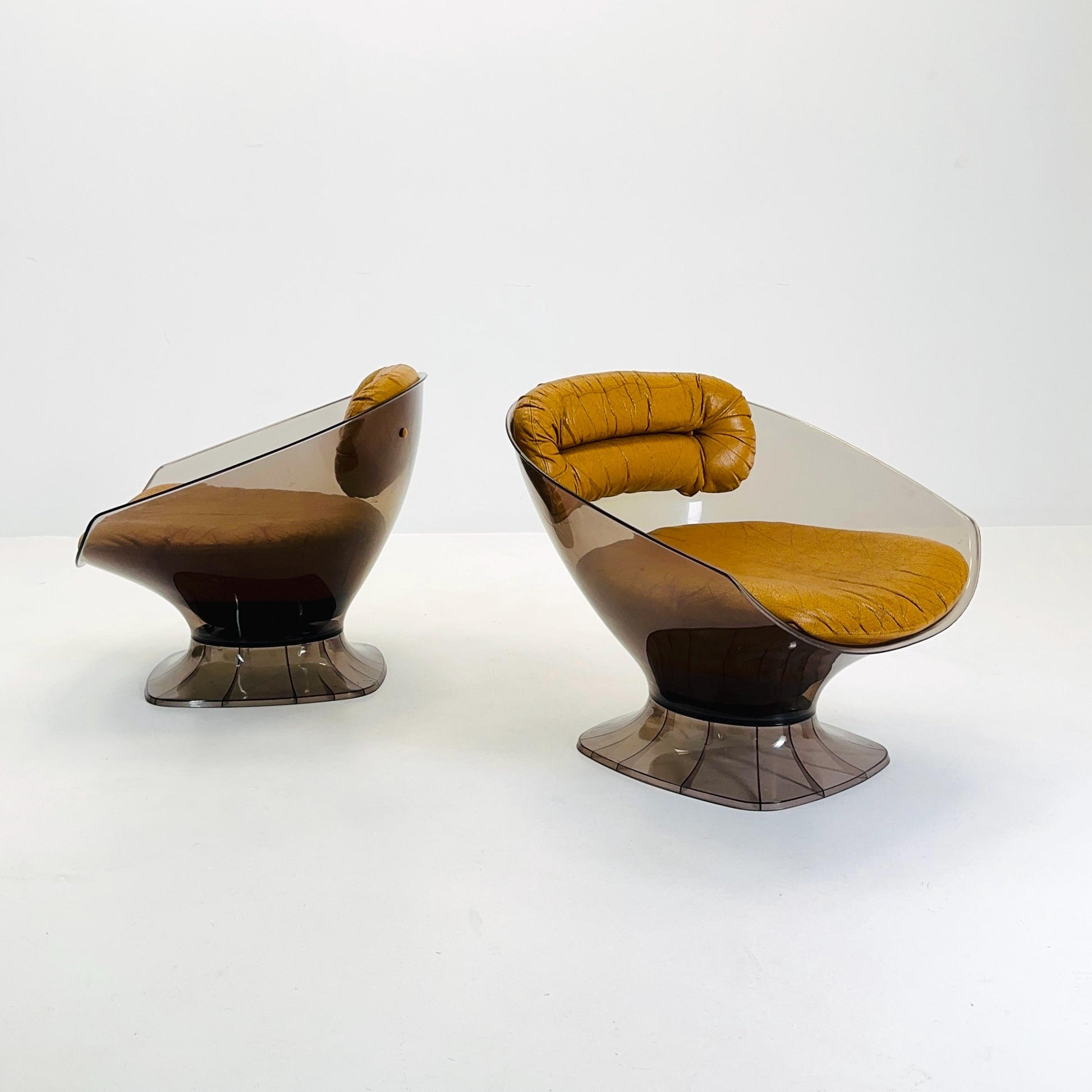 Pair of Space Age Lucite Pod Lounge Chairs by Raphaël Raffel, France 1970s – Smoked Acrylic & Leather