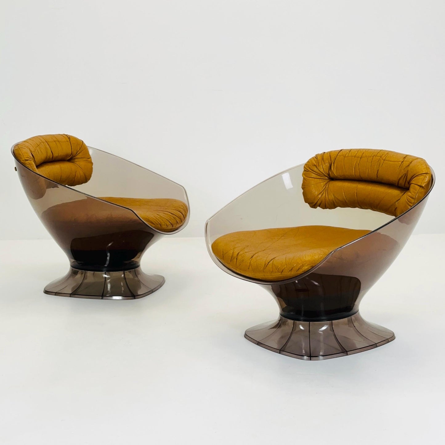 Pair of Space Age Lucite Pod Lounge Chairs by Raphaël Raffel, France 1970s – Smoked Acrylic & Leather