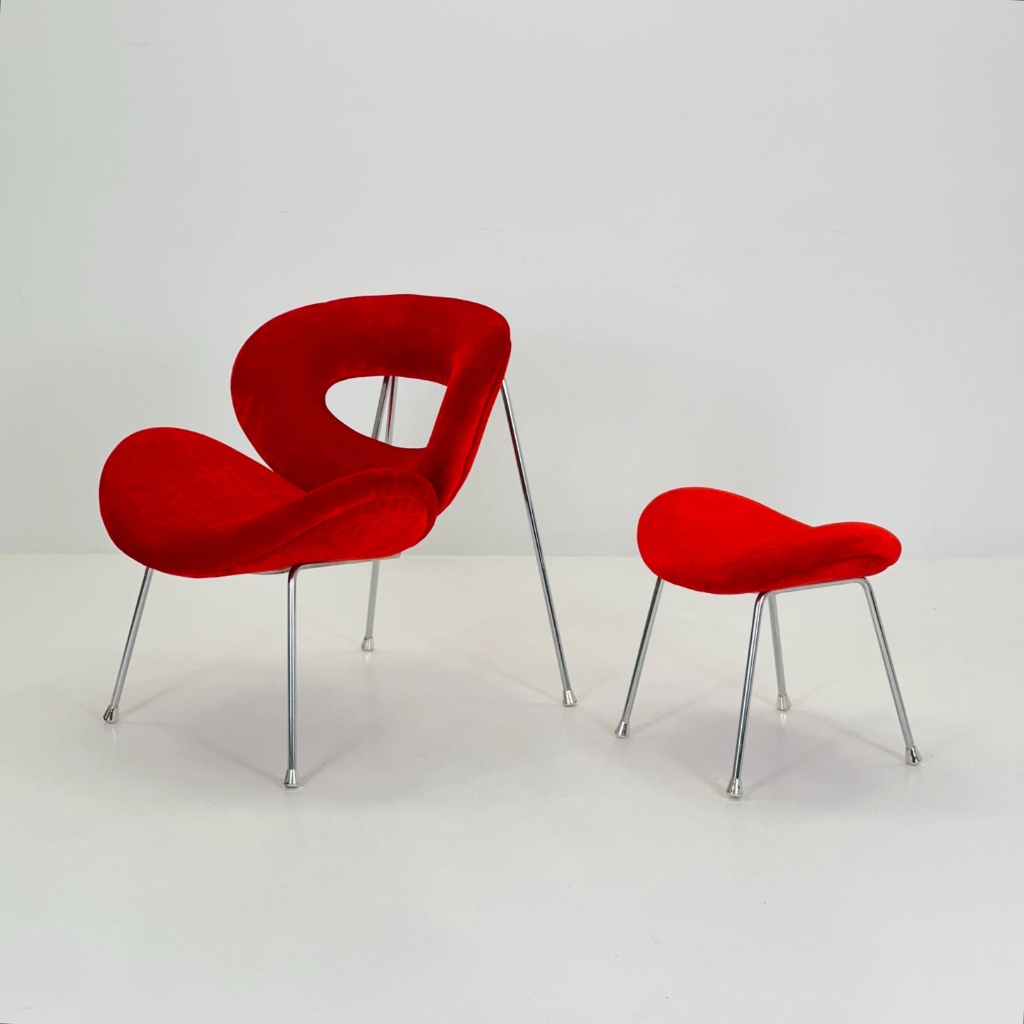 Set of 2 Mid century Pop art design armchairs - footstools set with red velvet pattern in Pierre Paulin style from Kare design 1980s