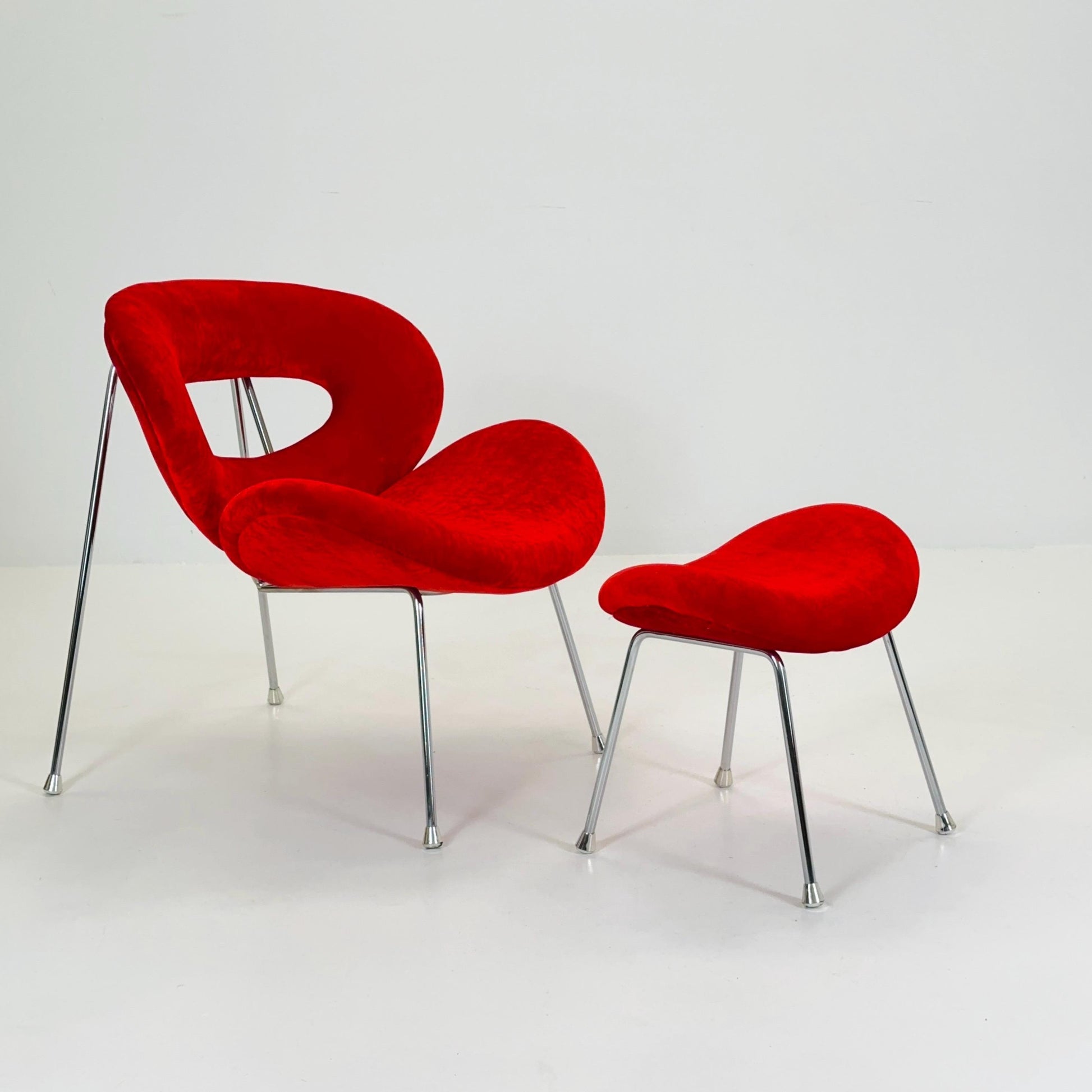 Set of 2 Mid century Pop art design armchairs - footstools set with red velvet pattern in Pierre Paulin style from Kare design 1980s