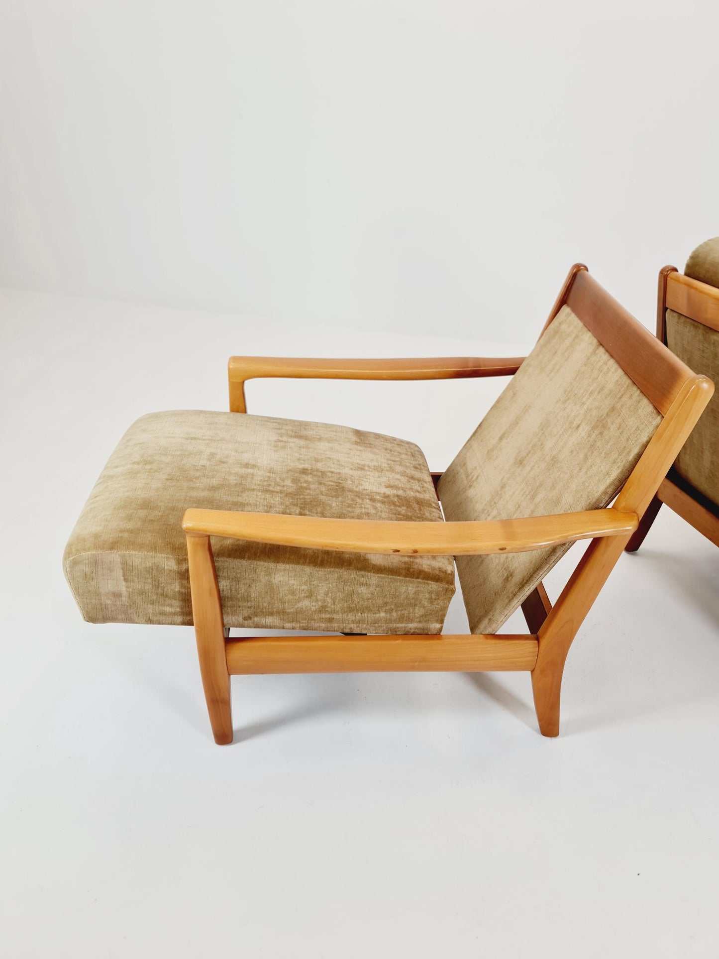 Mid-century pair of German lounge armchair, 1960s