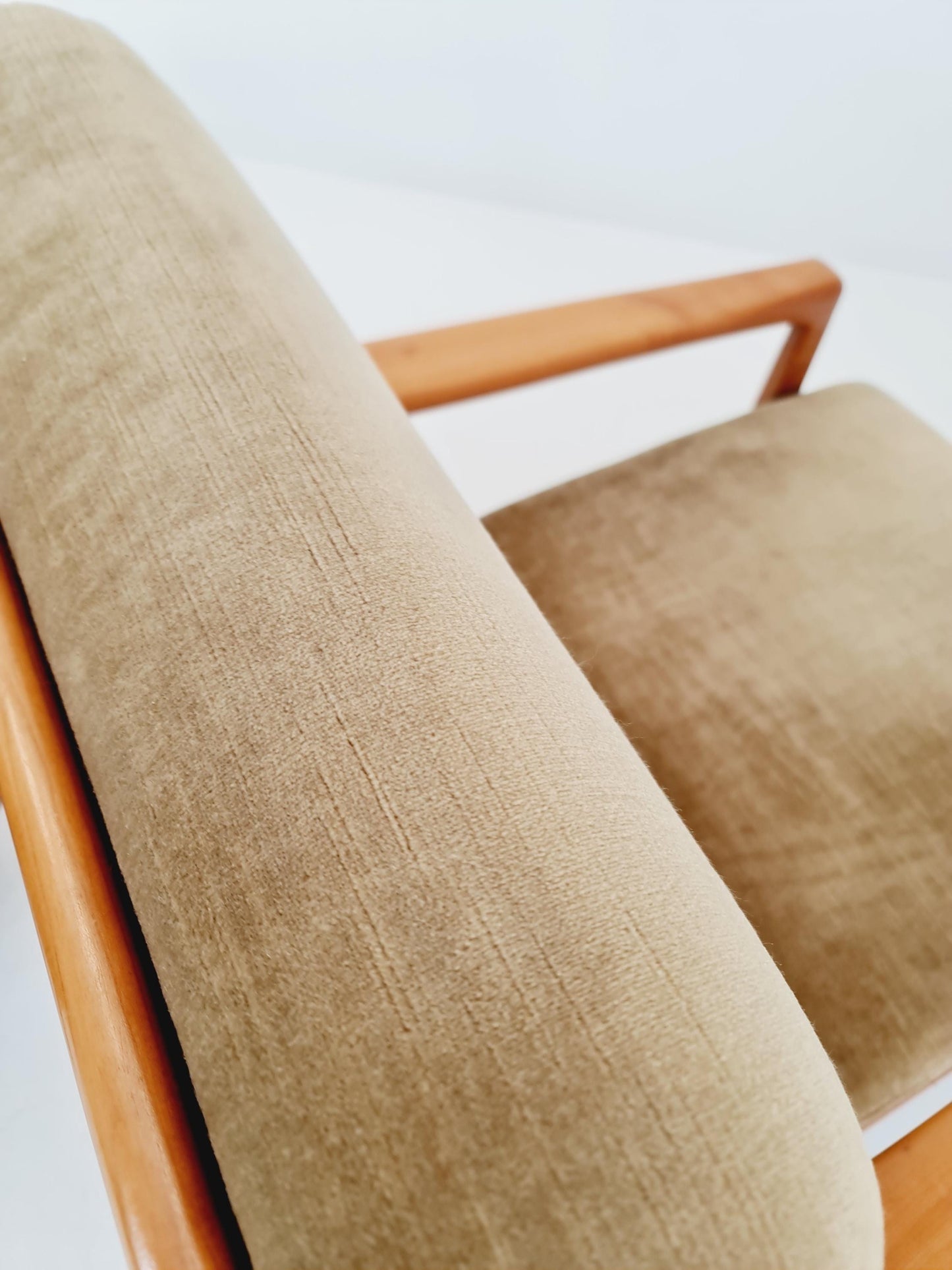 Mid-century pair of German lounge armchair, 1960s