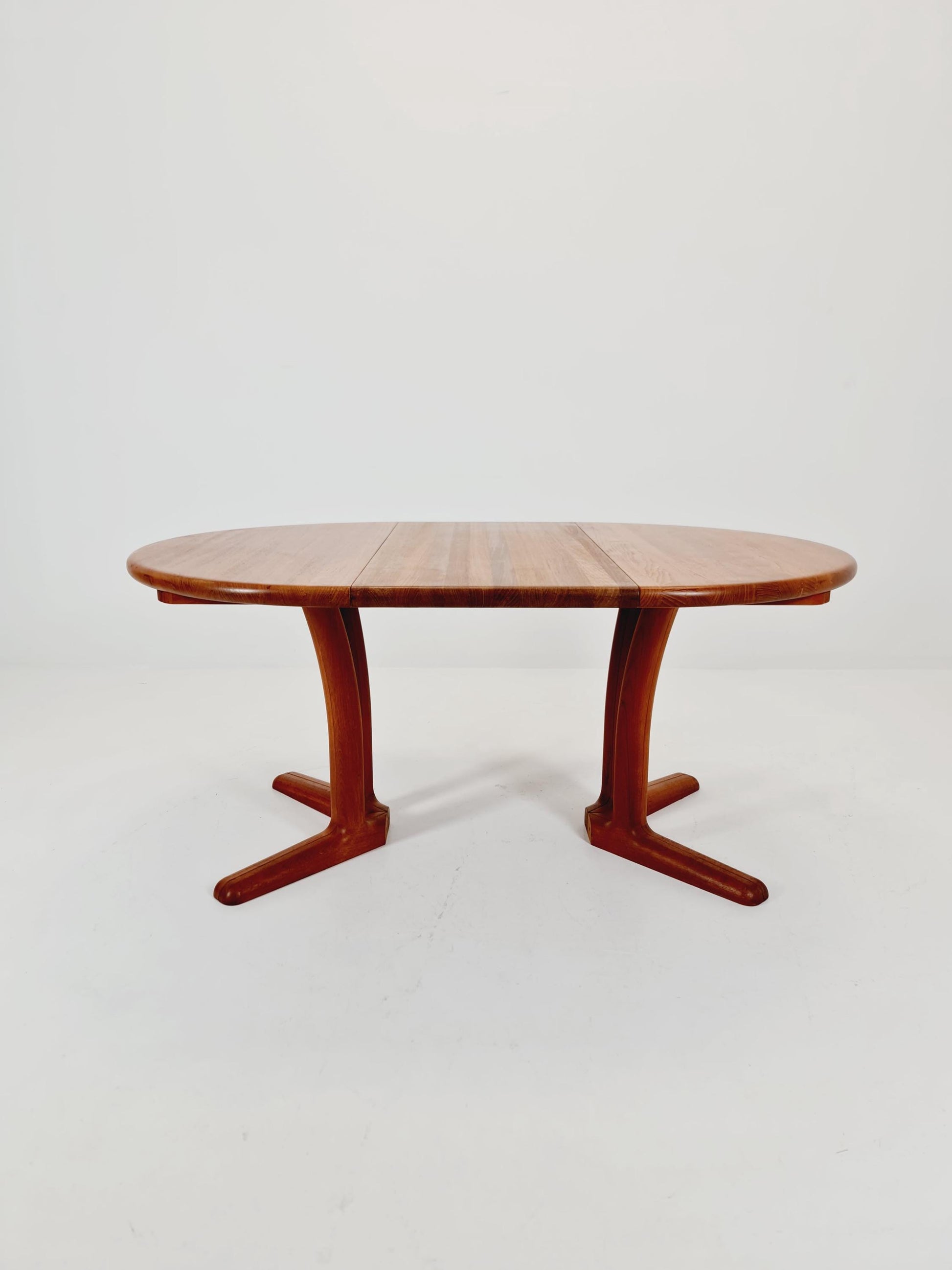Mid century extendable Danish Modern Solid Teak XXL dining table by Dyrlund MöbelFabrik , 1970s