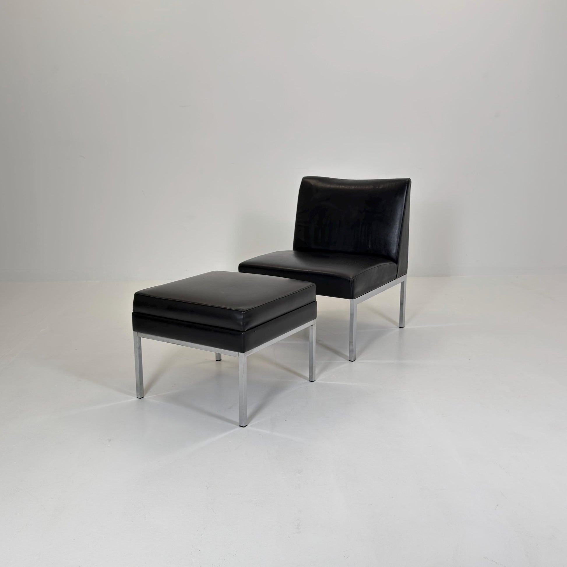Mid century black leather Bauhaus Lounge chair and ottoman 1980s Thonet