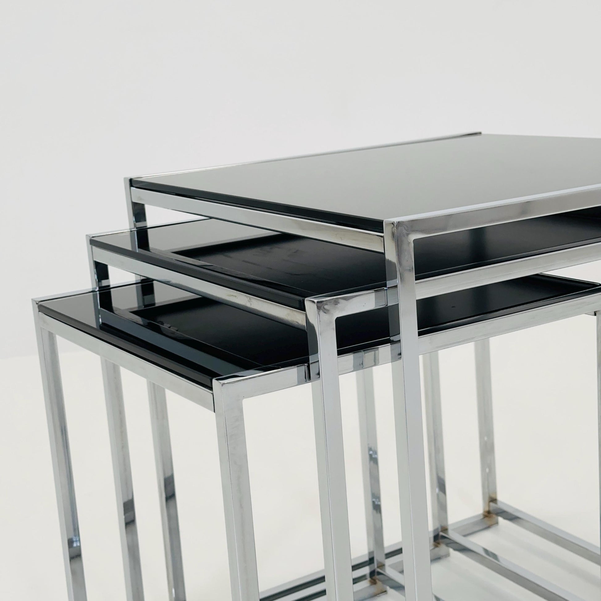 Set of 3 Italian Postmodern Nesting Tables, Black Glass & Chrome Coffee Tables, Milo Baughman Style, 1980s Italy