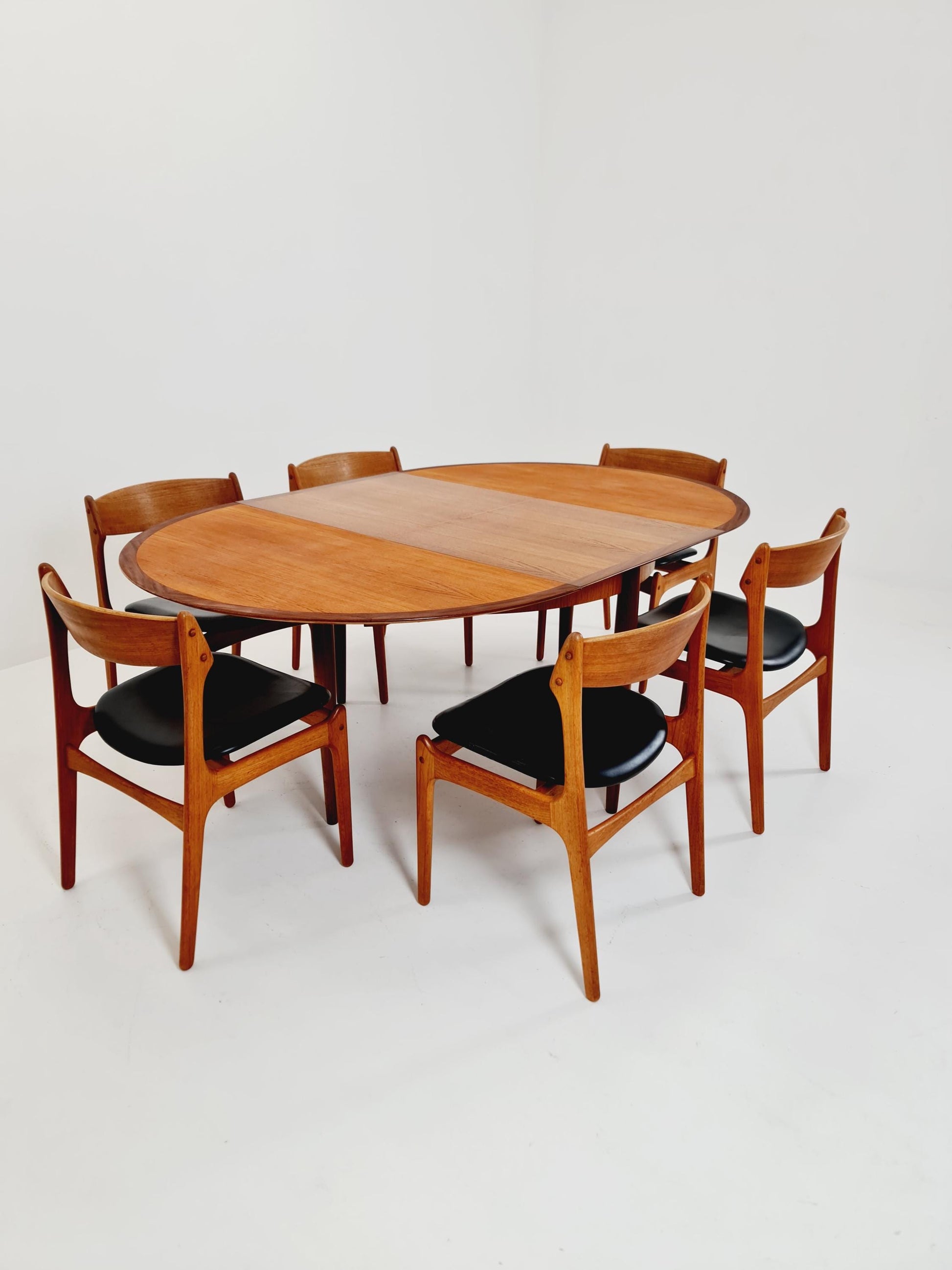 Round German Teak & Walnut Dining Table from Lübke, 1960s