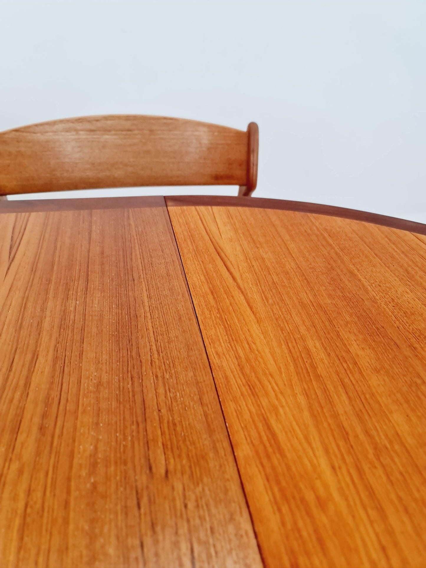 Round German Teak & Walnut Dining Table from Lübke, 1960s