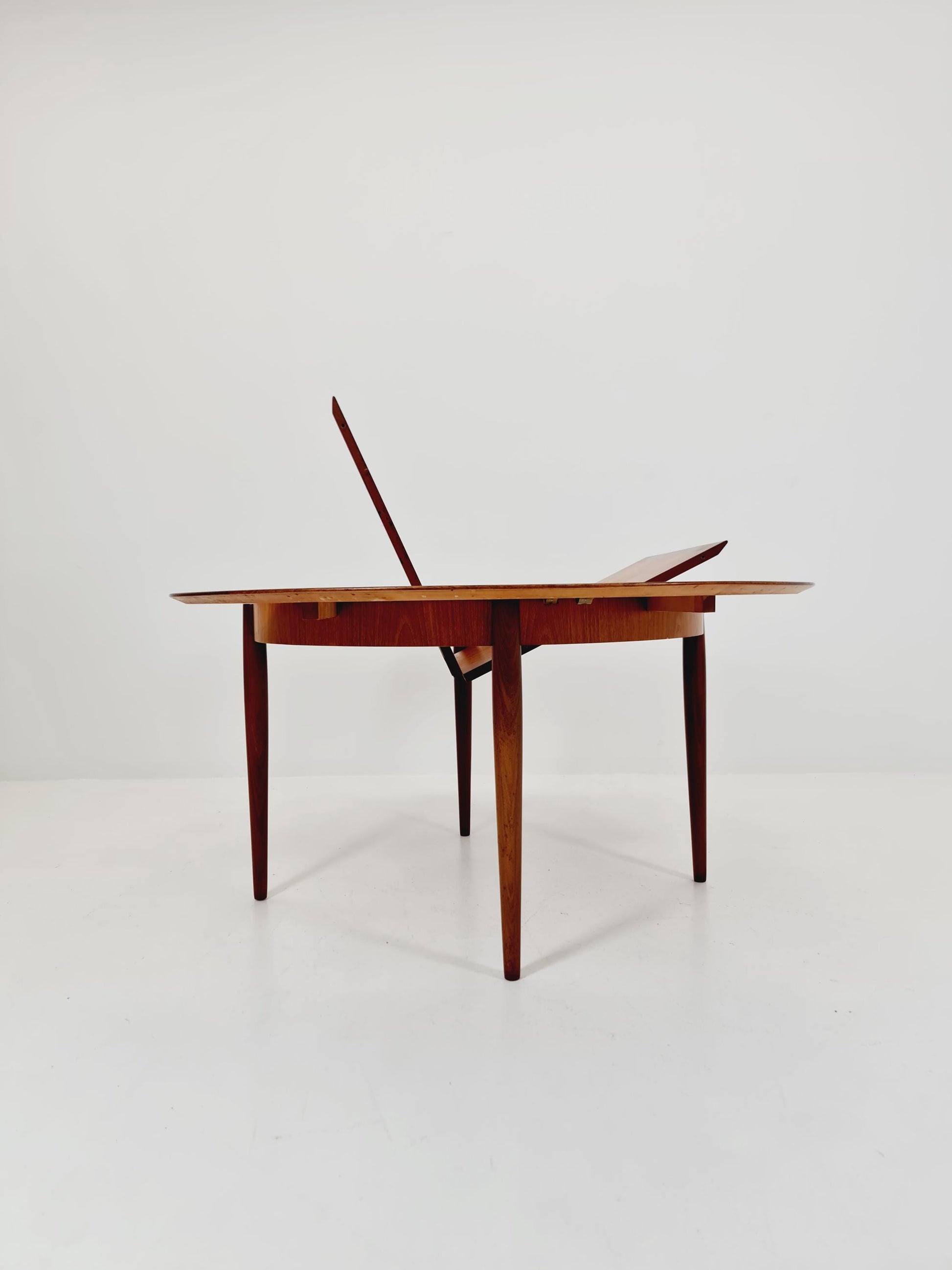 Round German Teak & Walnut Dining Table from Lübke, 1960s