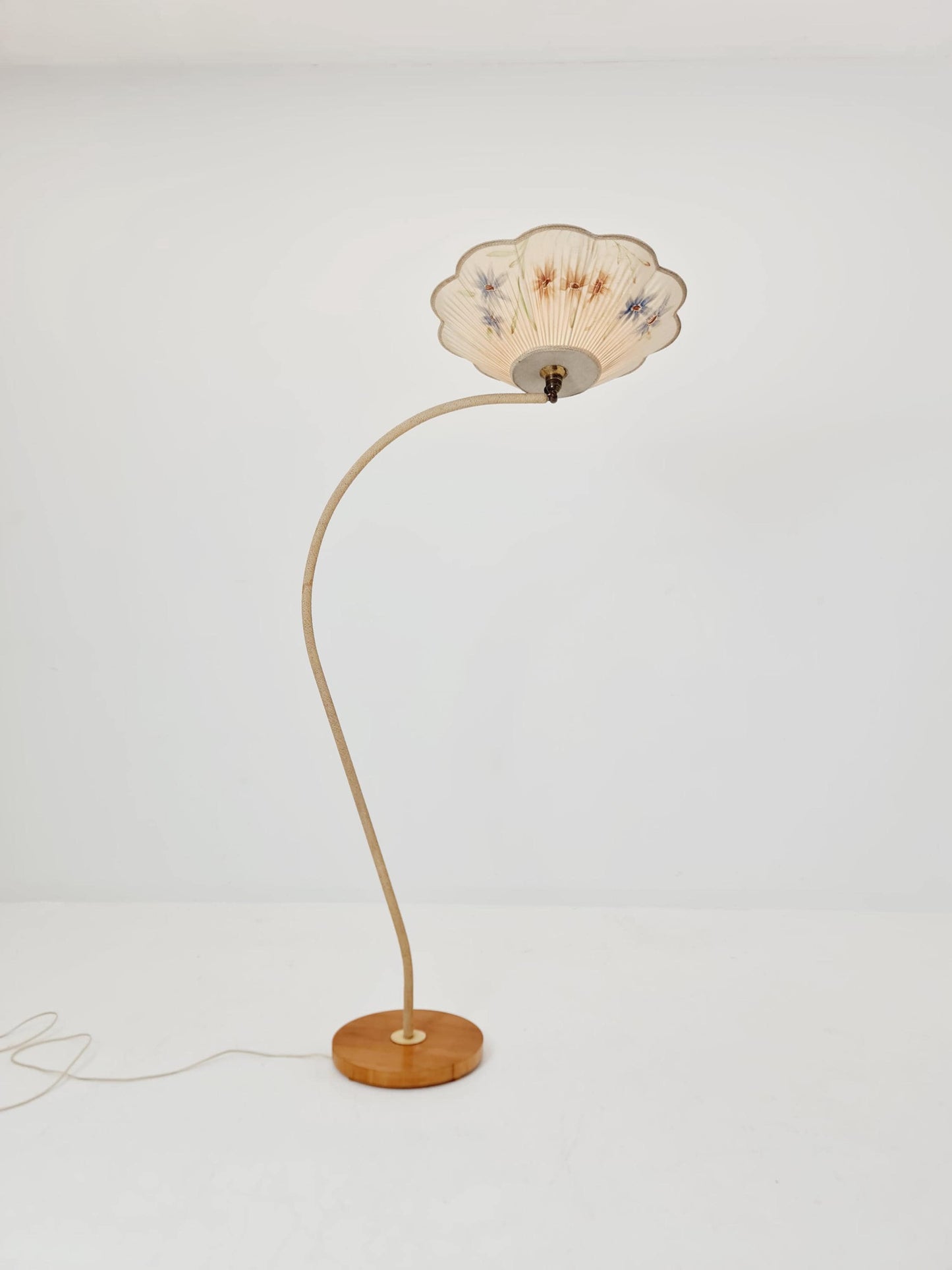 Rare Midcentury vintage gooseneck floor lamp in Wood and Dansih cord shade by Marksljöd Sweden, 1940s