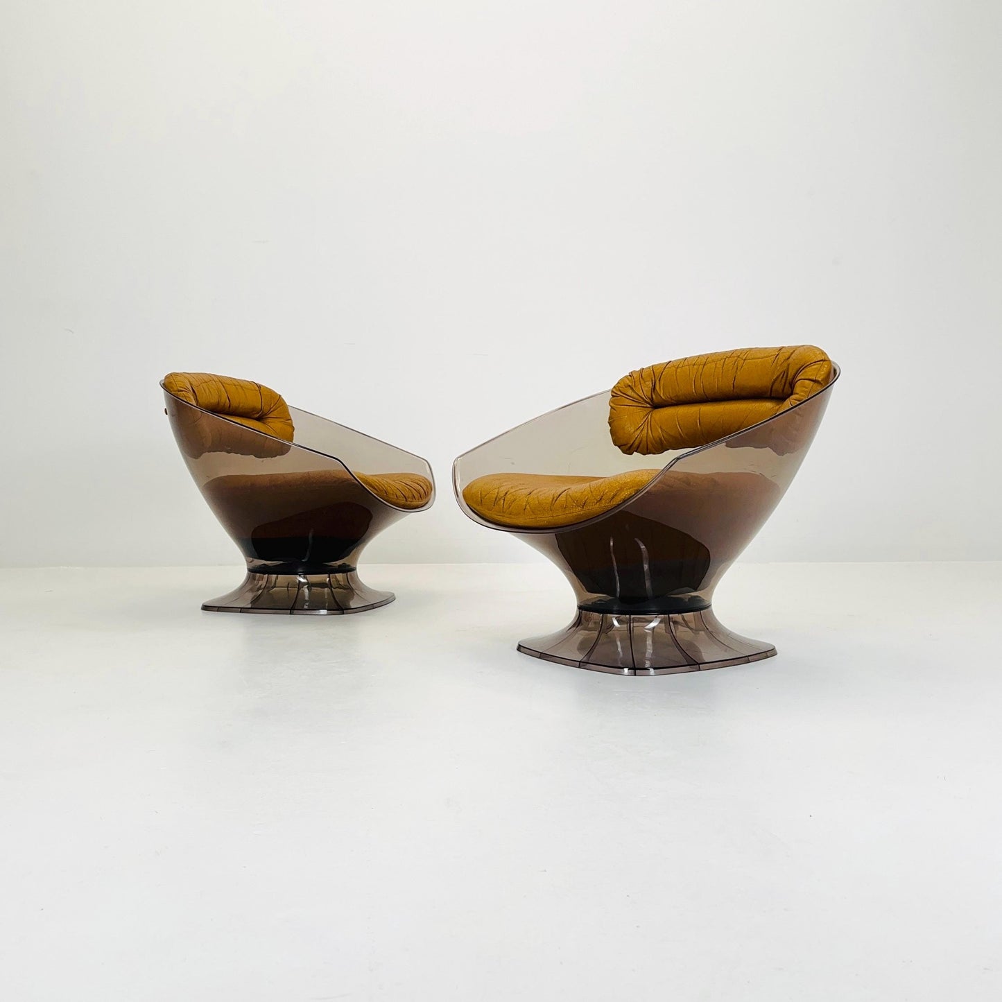 Pair of Space Age Lucite Pod Lounge Chairs by Raphaël Raffel, France 1970s – Smoked Acrylic & Leather