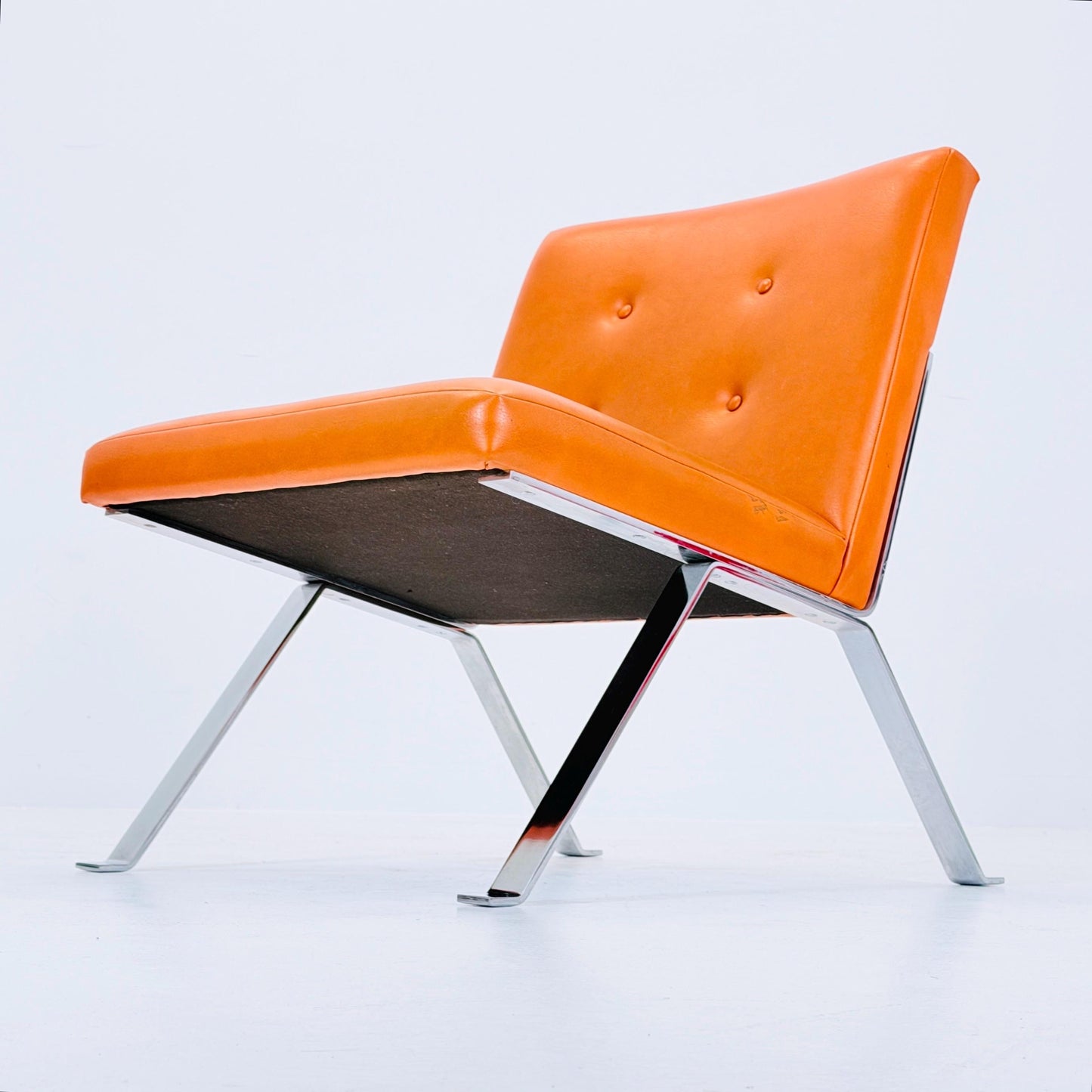1 of 3 Mid century leather lounge Euro M1600 chair by Hans Eichenberger for Girsberger - 1960s Switzerland