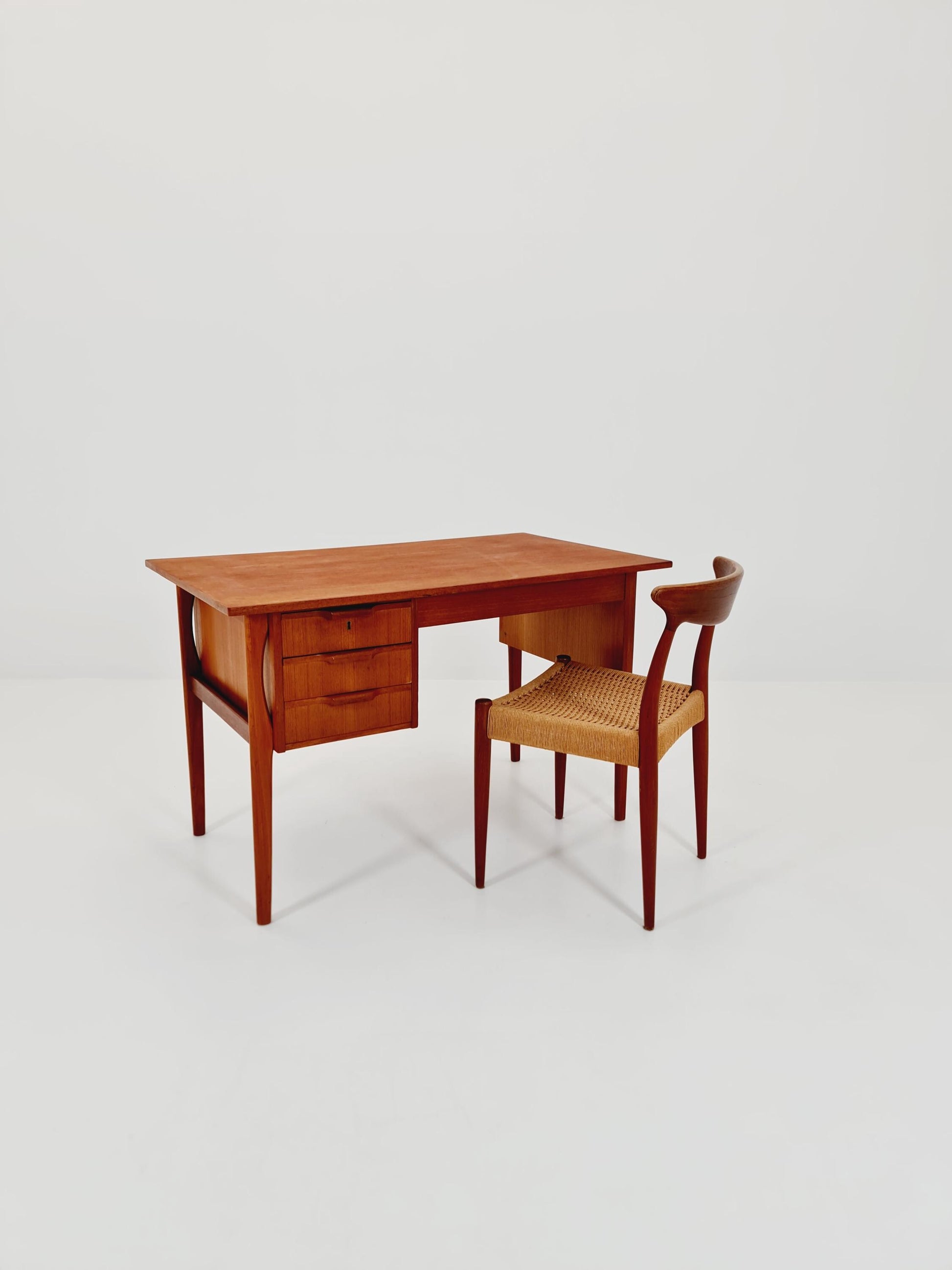 Midcentury Danish Teak Desk by Domino mobler, 1960s