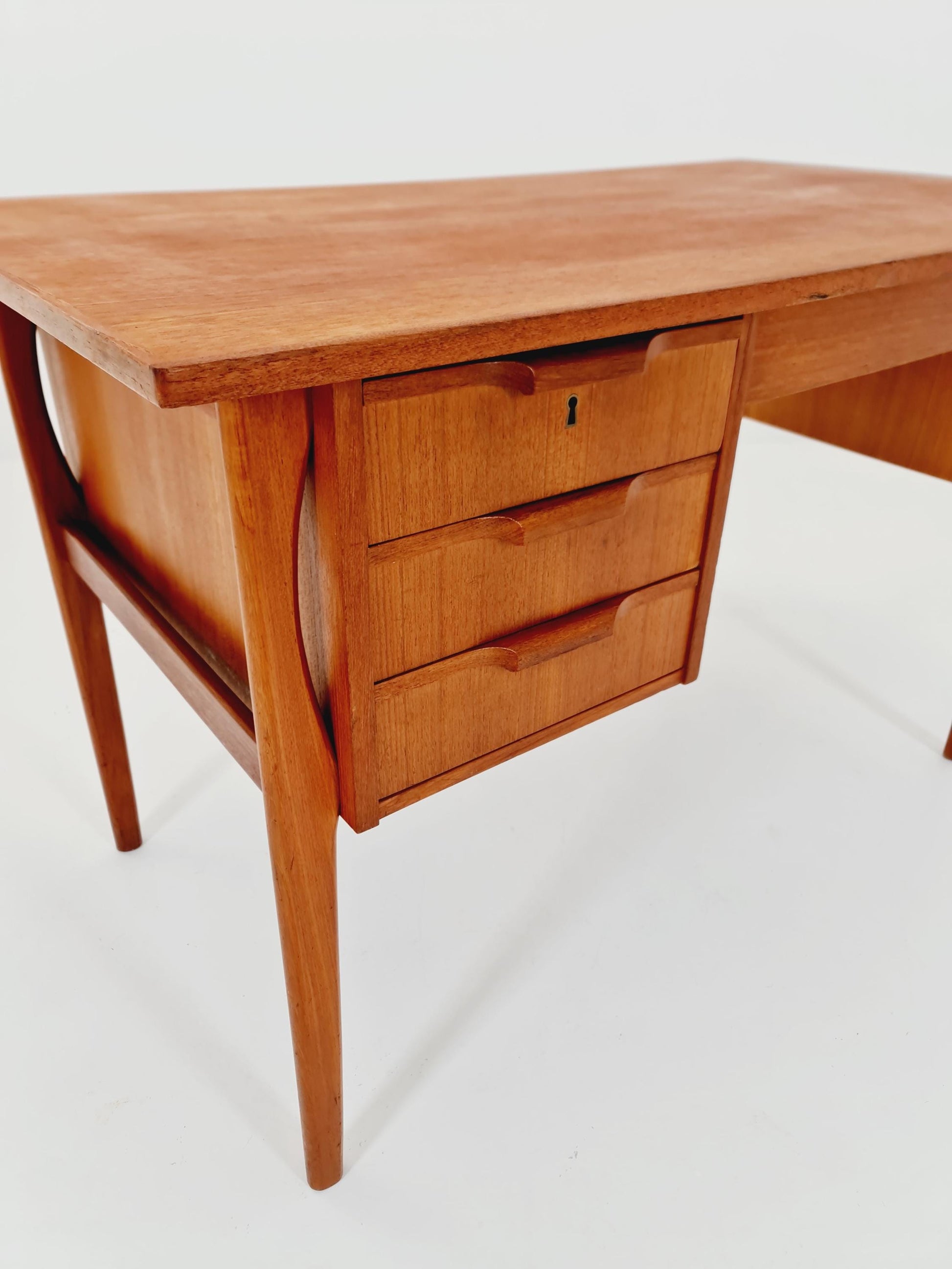Midcentury Danish Teak Desk by Domino mobler, 1960s