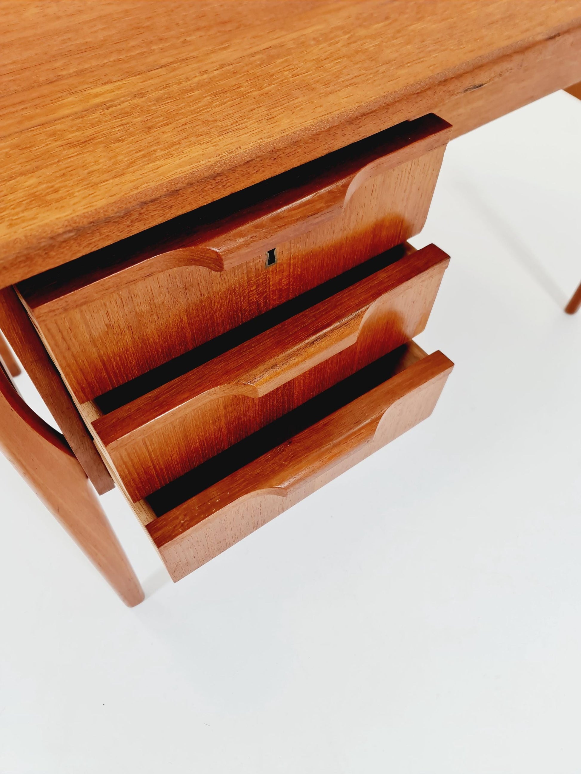 Midcentury Danish Teak Desk by Domino mobler, 1960s