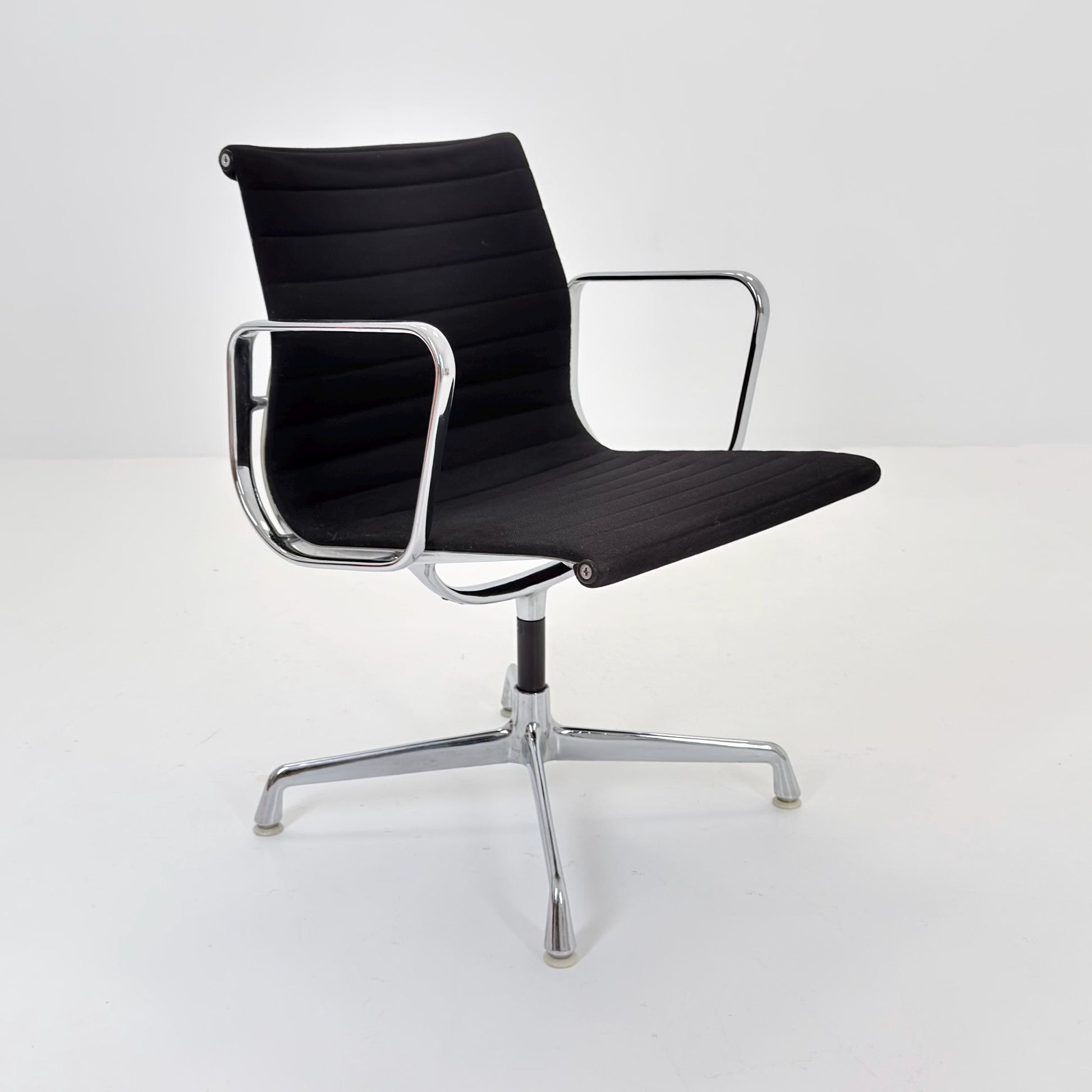 Mid-Century EA 107 Aluminum Chair by Charles & Ray Eames for Herman Miller | Swivel Armchair | Black Fabric | 1980s