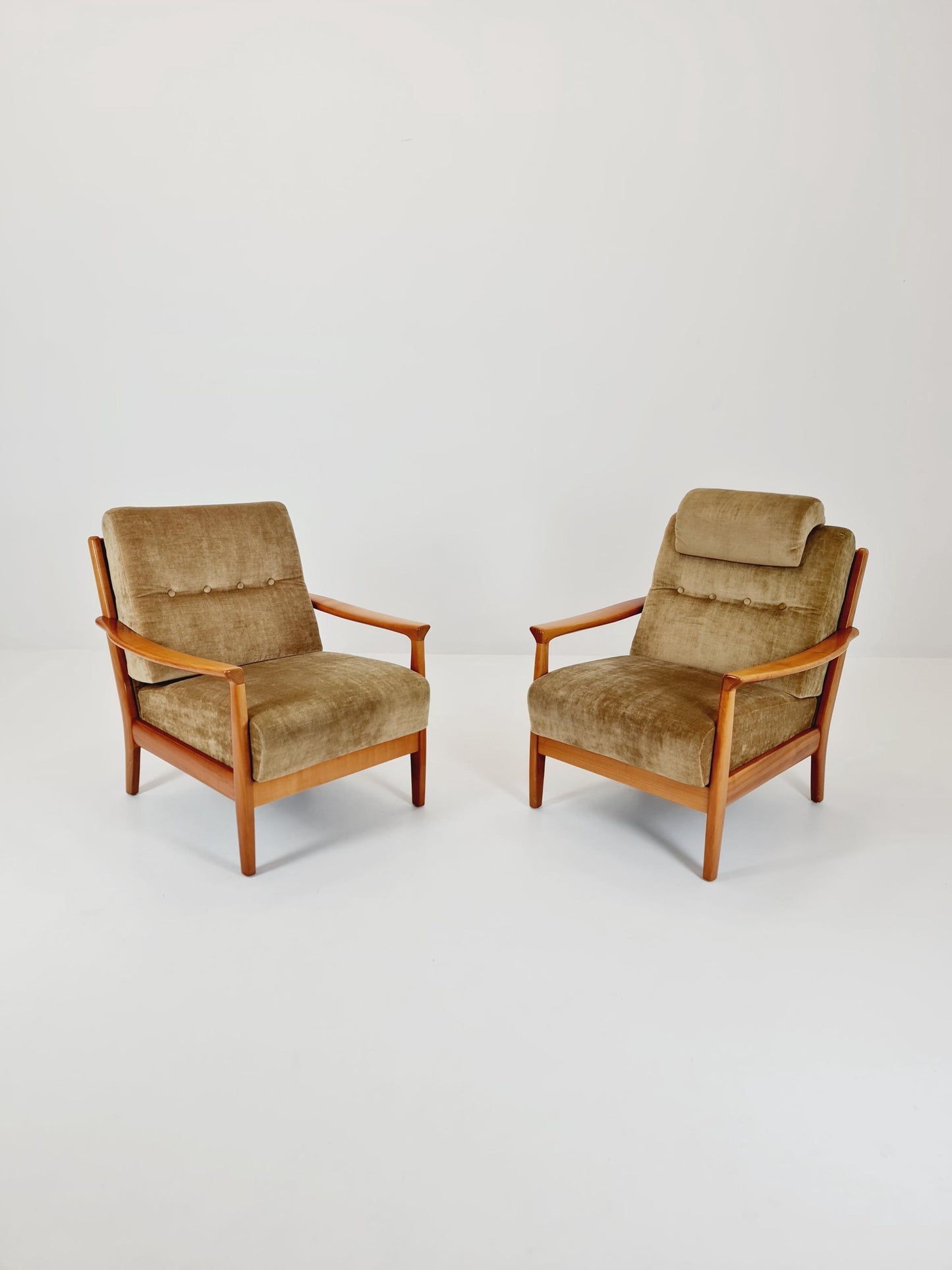 Mid-century pair of German lounge armchair, 1960s