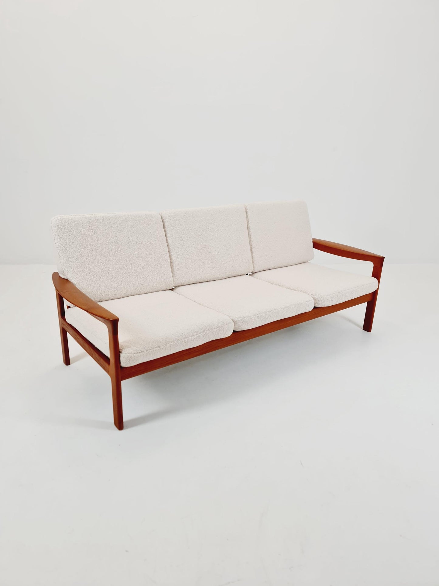 Mid century easy lounge couch by Sven ellekaer for komfort teak , 1960s