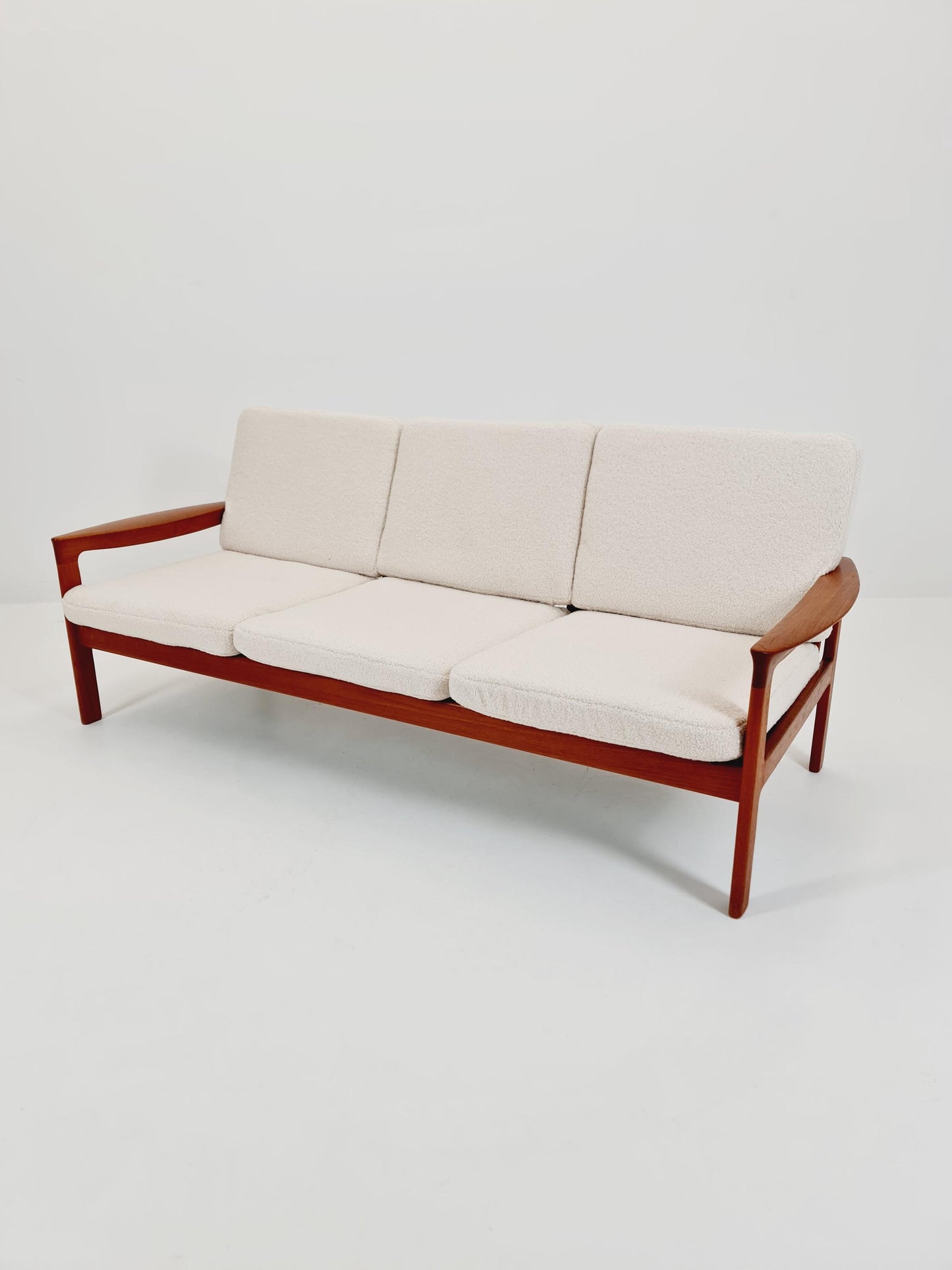 Mid century easy lounge couch by Sven ellekaer for komfort teak , 1960s