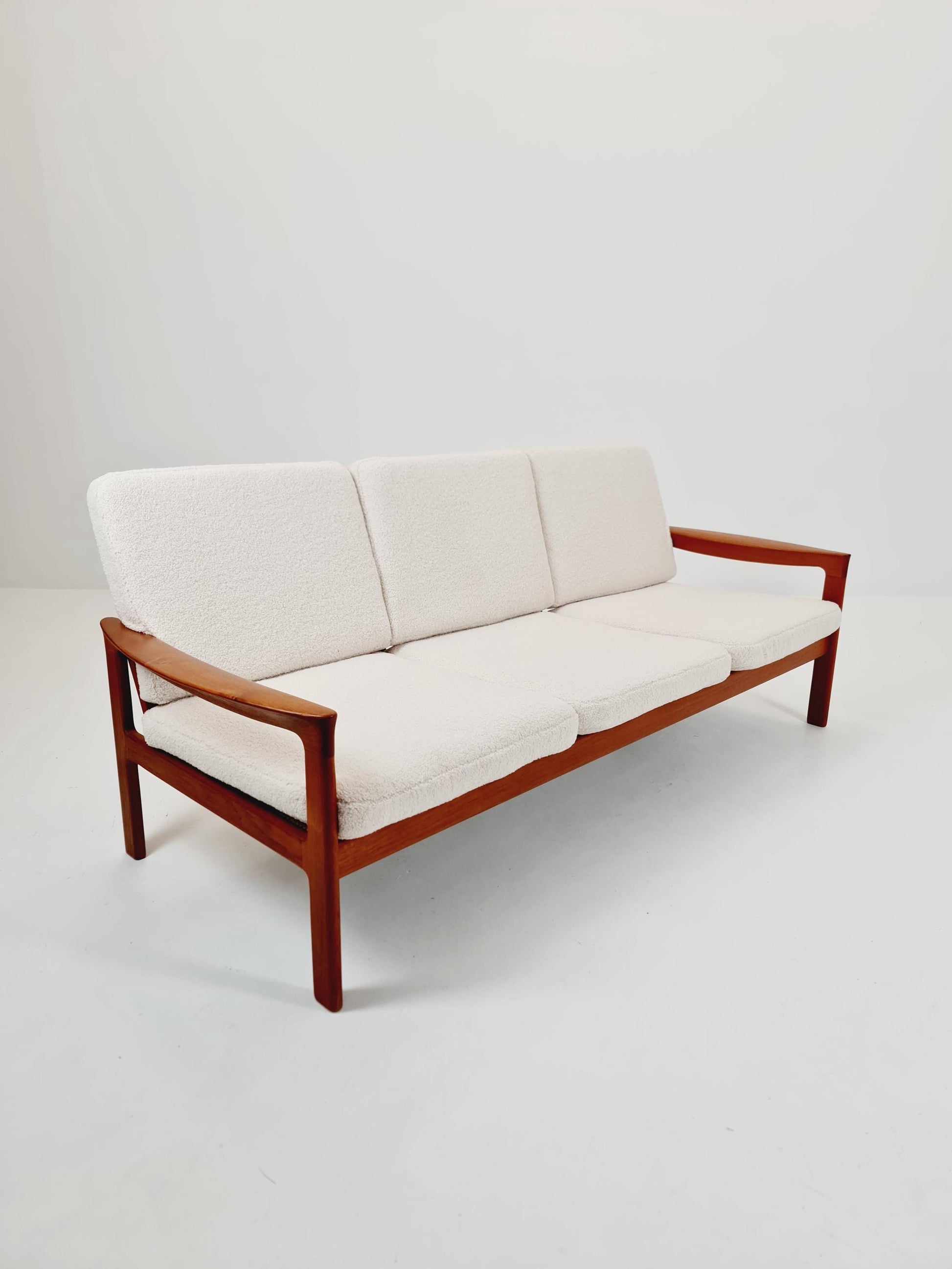 Mid century easy lounge couch by Sven ellekaer for komfort teak , 1960s