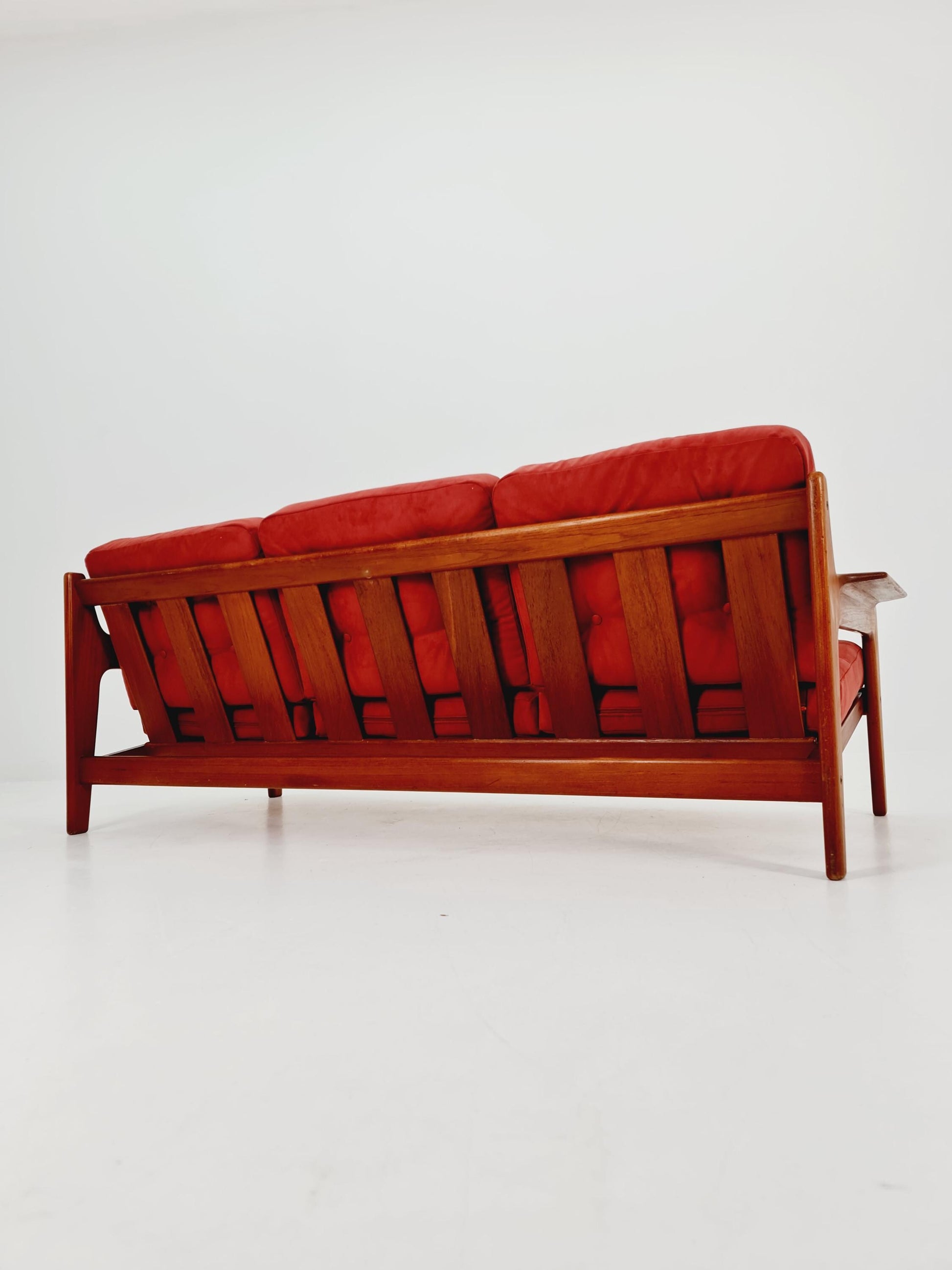 Mid century easy lounge couch by Arne Wahl Iversen for komfort teak , 1960s