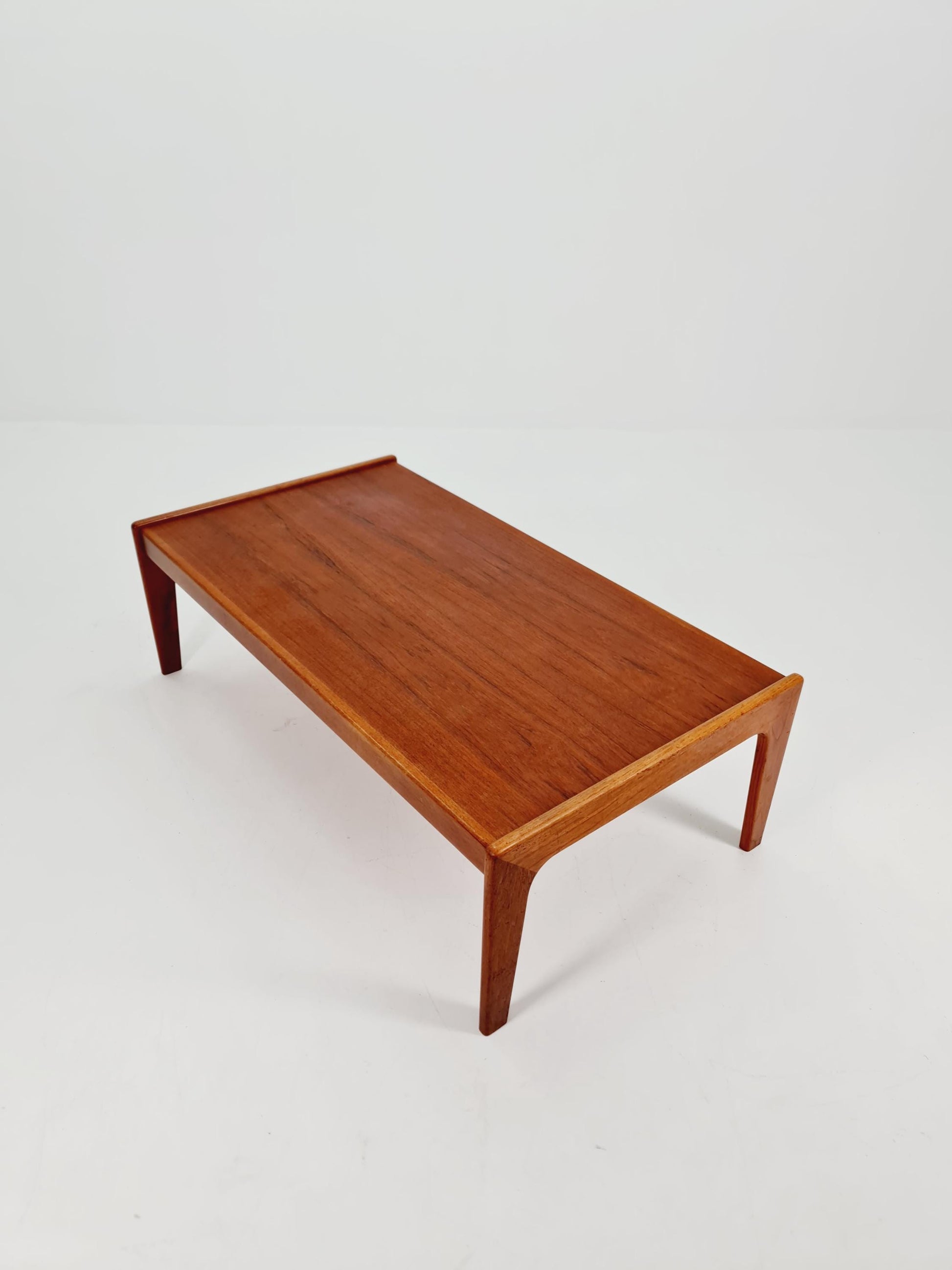 Danish Coffee Table by Arne Wahl Iversen for Komfort Møbelfabrik, 1960s